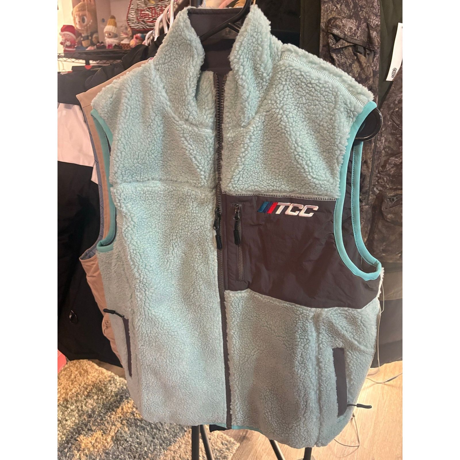 Round Two SZ M - The Car Company Reversible Vest, Seaform/Gray - NWT Size US M / EU 48-50 / 2 - 1 Preview