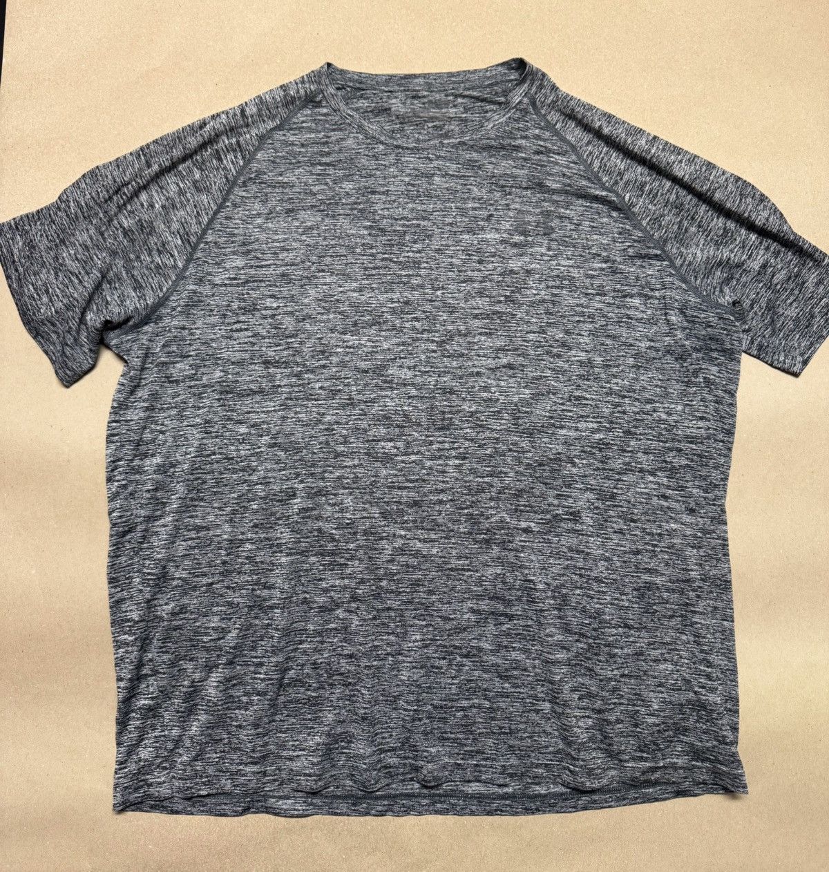 Under Armour Under Armour Heat Gear Loose Shirt Gray size XL Rare! Size US XL / EU 56 / 4 - 1 Thumbnail