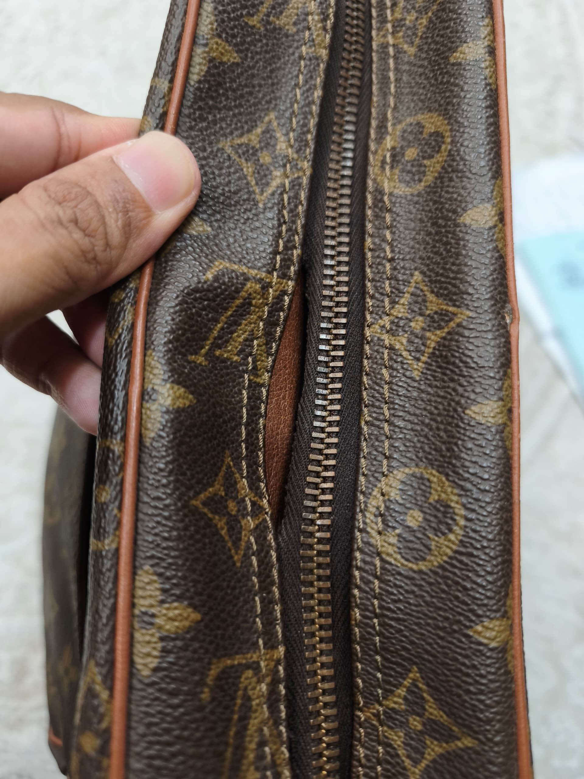 Louis Vuitton Louis Vuitton Monogram Canvas Marceau GM Size ONE SIZE - 6 Thumbnail