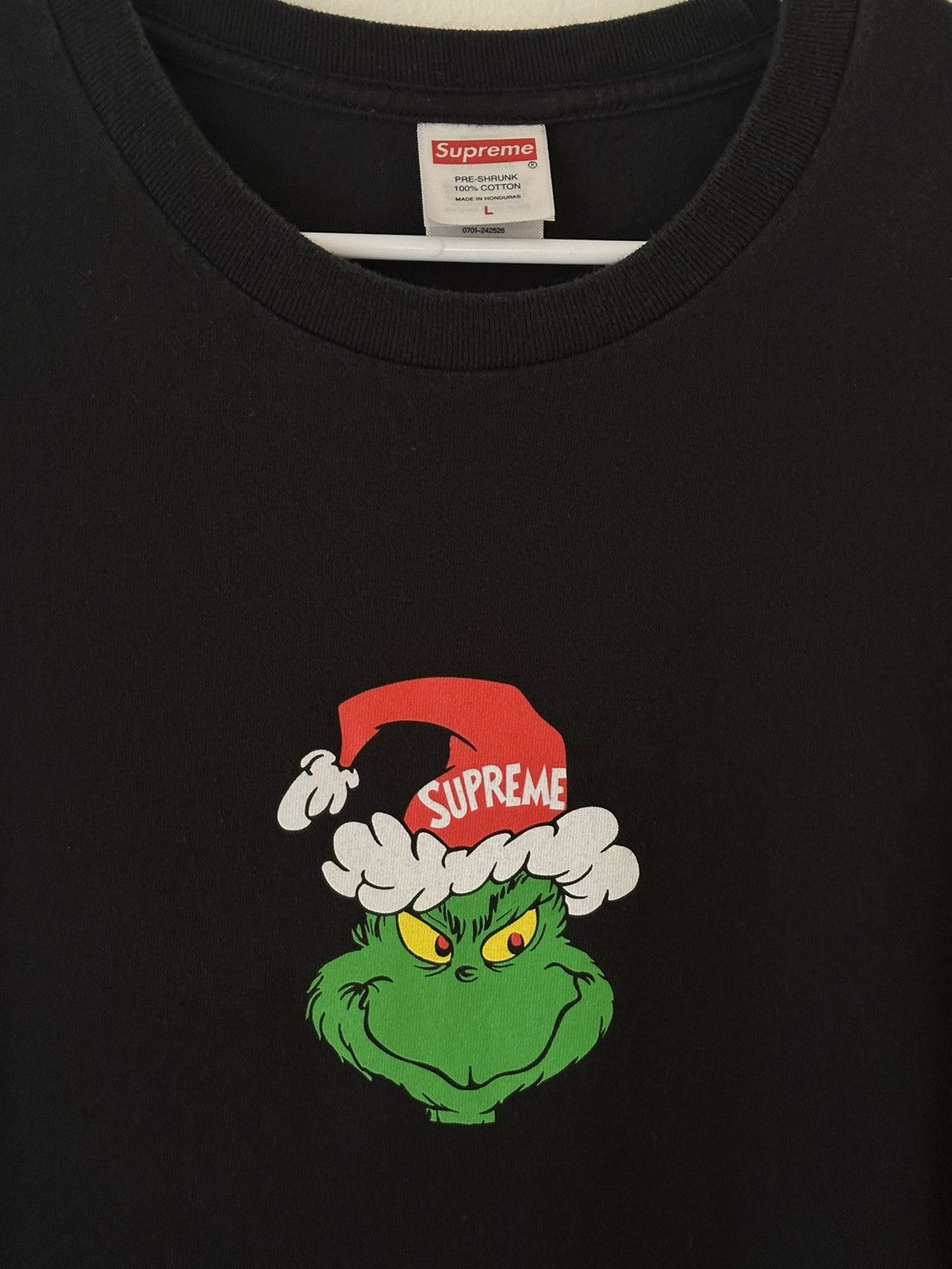 Supreme Supreme Grinch Tee Size US L / EU 52-54 / 3 - 2 Thumbnail