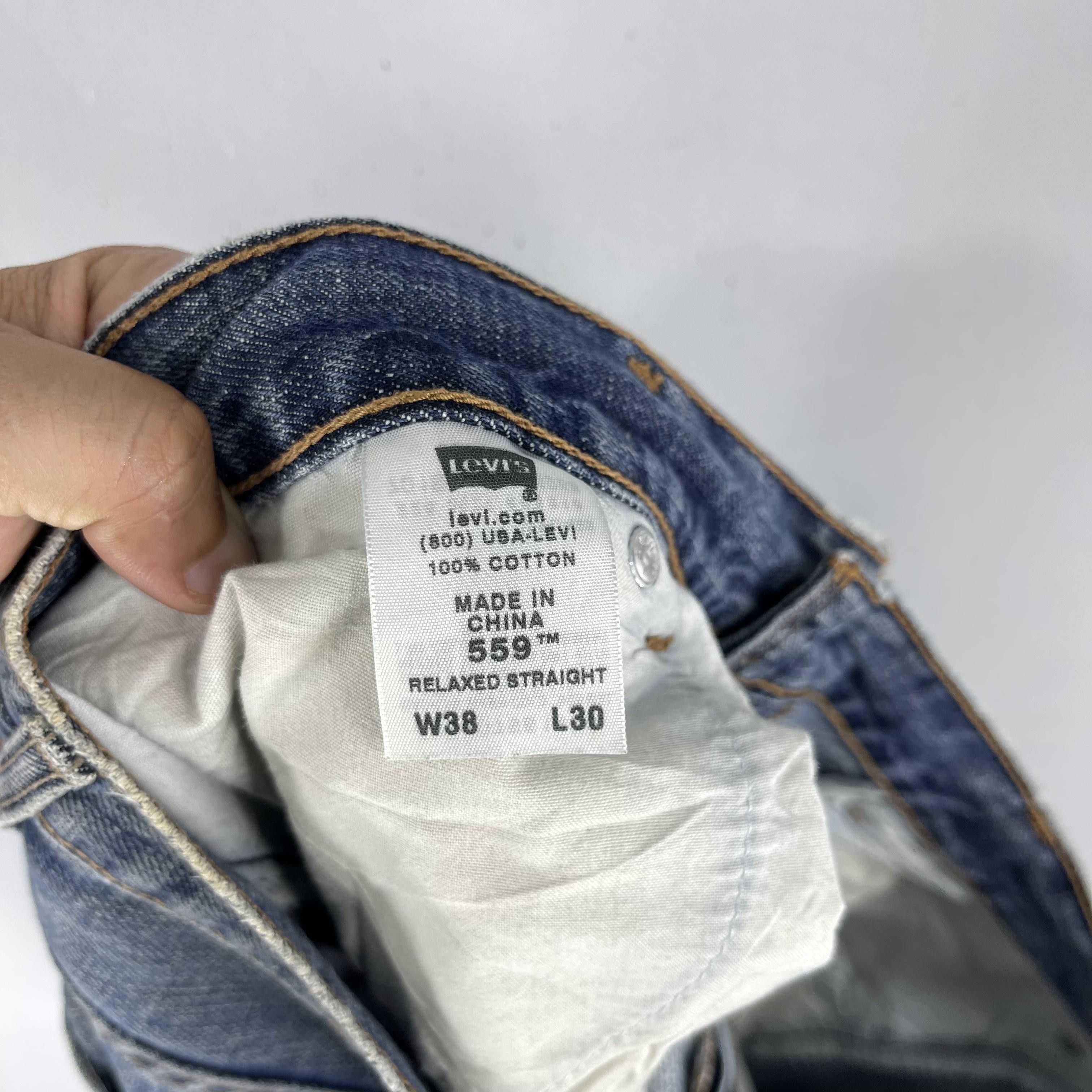 Levi's Size 37 Vintage Levis 559 Distressed Medium Wash Jeans Size US 37 - 5 Thumbnail