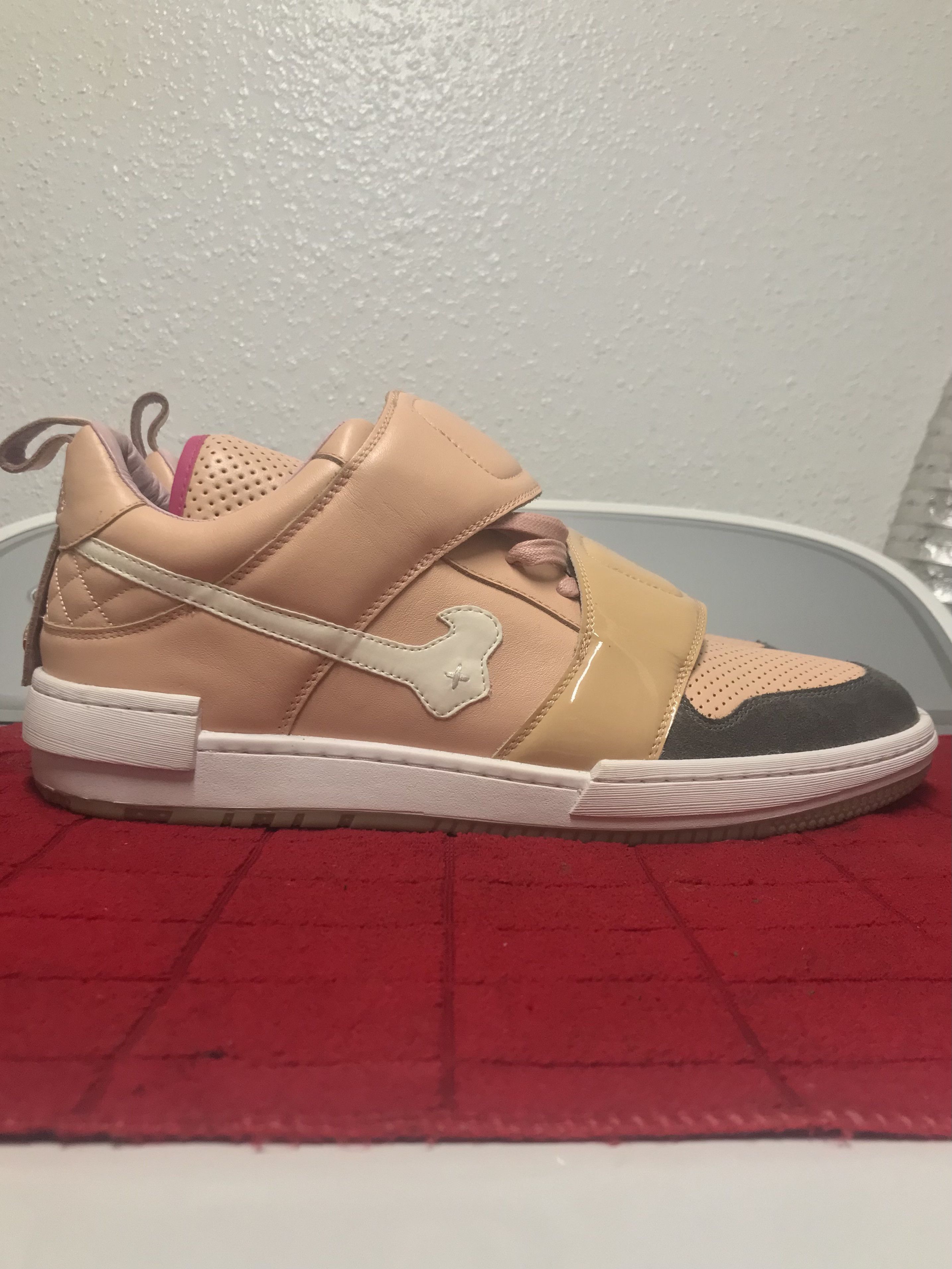 Sia Collective shops Sock Runner “Desert Sand”