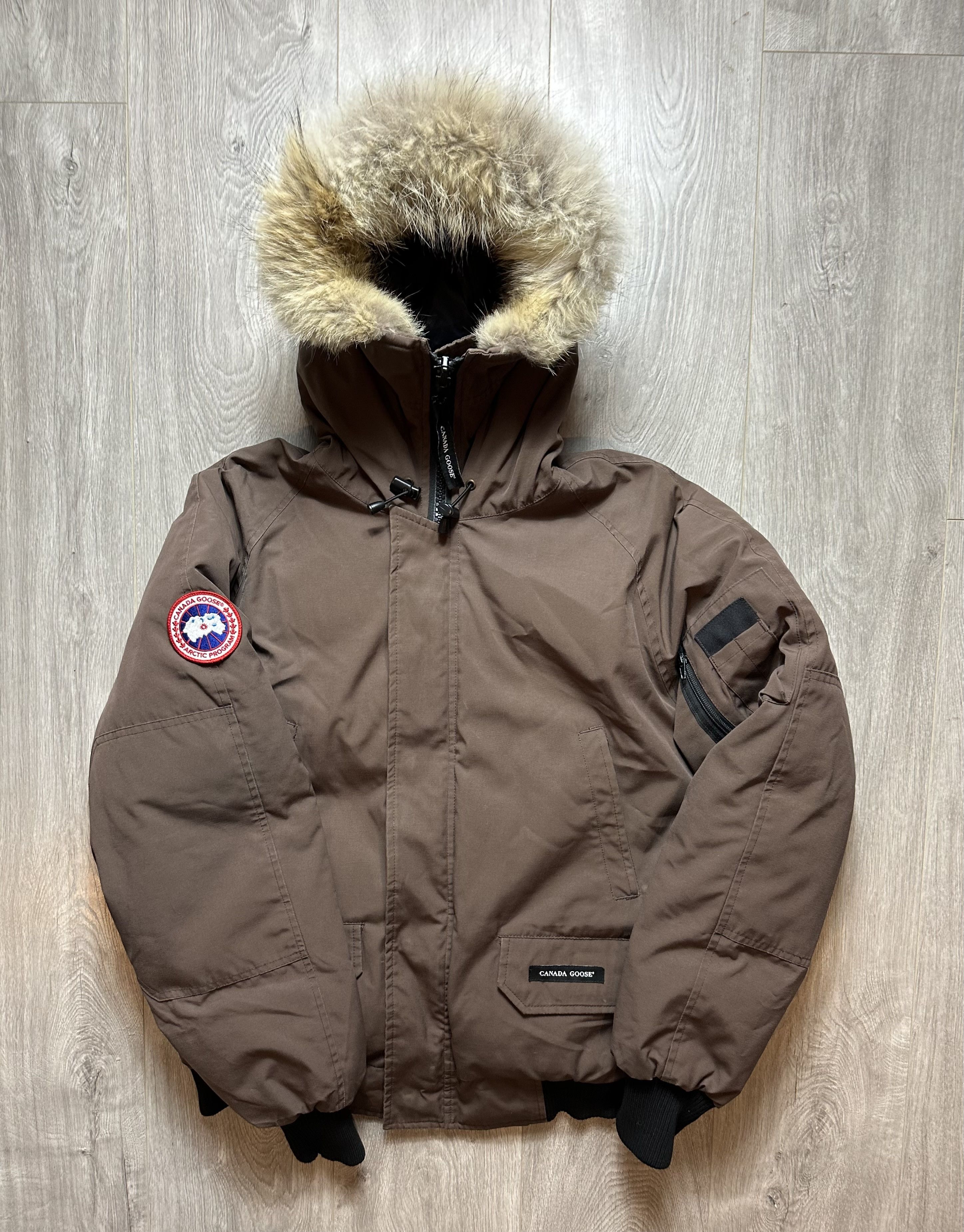 カナダグース チリワックボンバー ブラウン