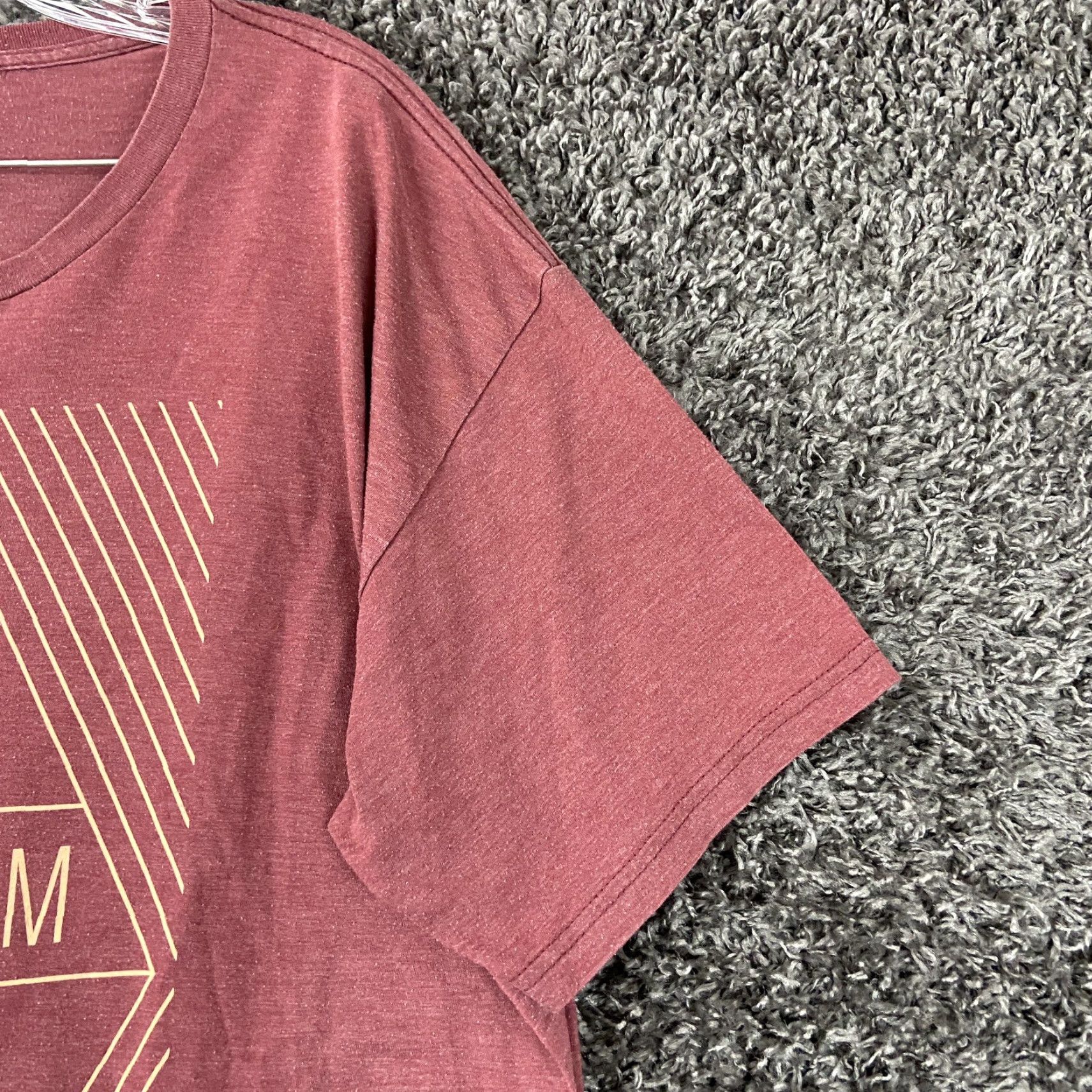 Volcom Volcom Shirt XL Red Graphic Tee Mens Short Sleeve Size US 36 / EU 52 - 3 Thumbnail