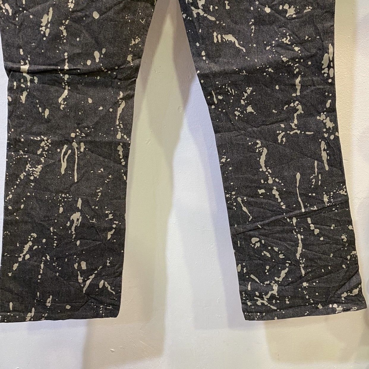 Saint Laurent Paris Saint Laurent Paint Splatter Straight Cut Jeans Indigo Size US 33 - 6 Thumbnail