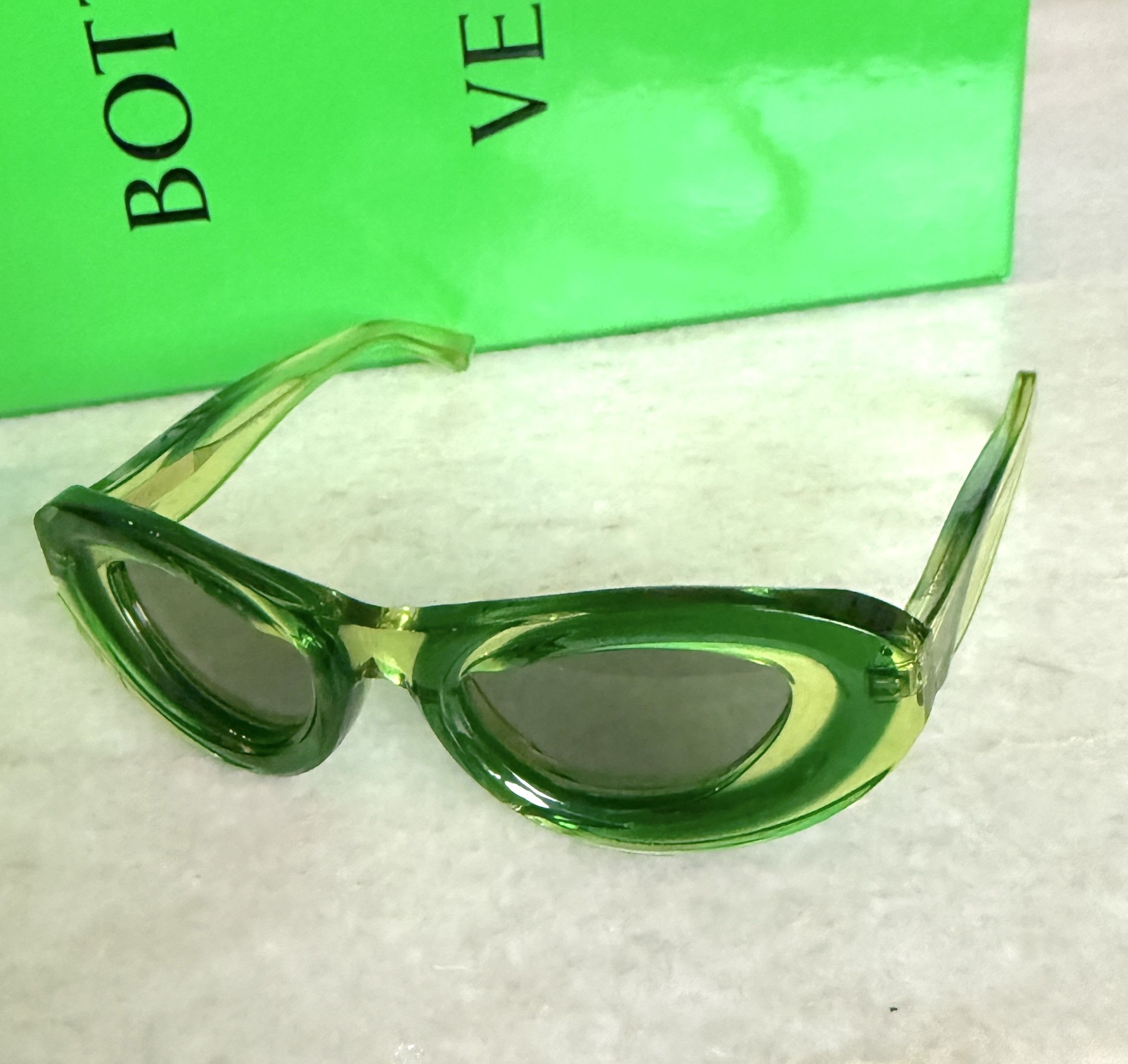 Bottega Veneta BOTTEGA VENETA Women's Green Cat Eye Sunglasses 703244 Size ONE SIZE - 13 Thumbnail