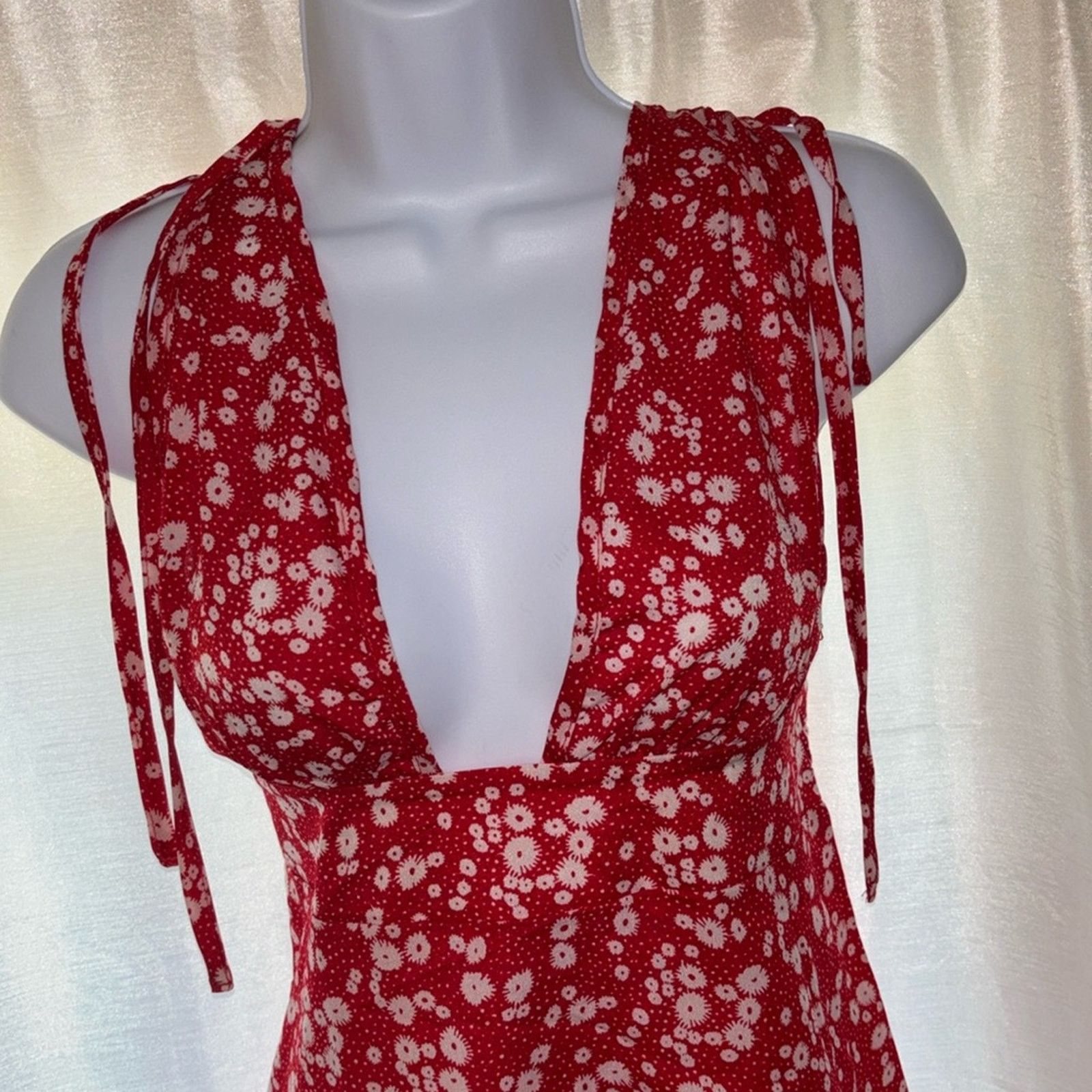 Shein SHEIN Red Floral Deep V-Neck Straps Mini Dress - Small Size S / US 4 / IT 40 - 1 Thumbnail