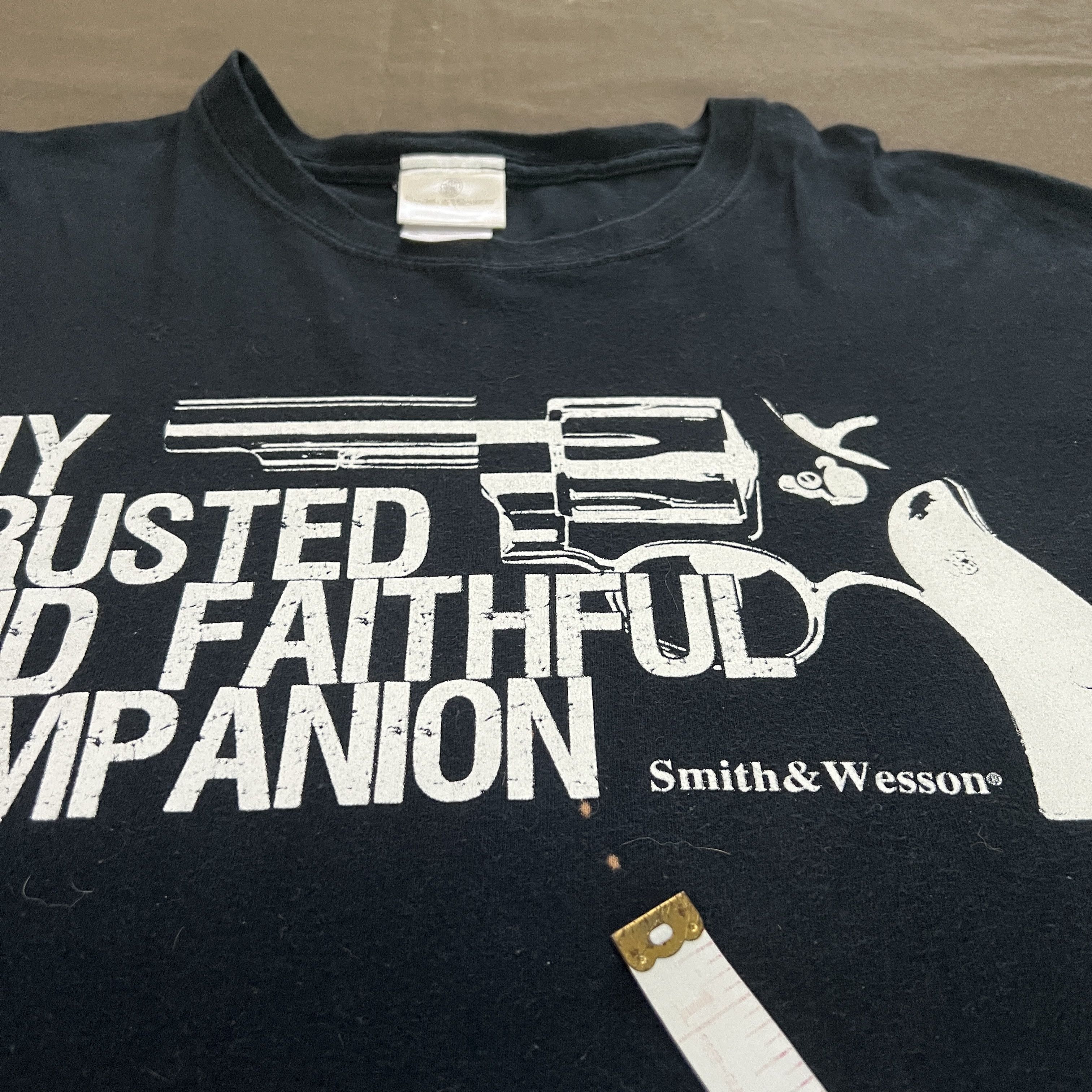 Vintage Vintage Smith And Wesson Gun Company Promo Tee XL 911 Size US XL / EU 56 / 4 - 4 Thumbnail