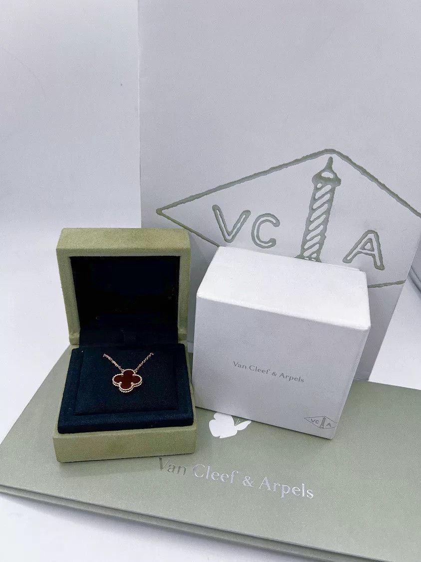 Van Cleef & Arpels VCA 2023 18k Gold Carnelian Necklace Size ONE SIZE - 1 Thumbnail
