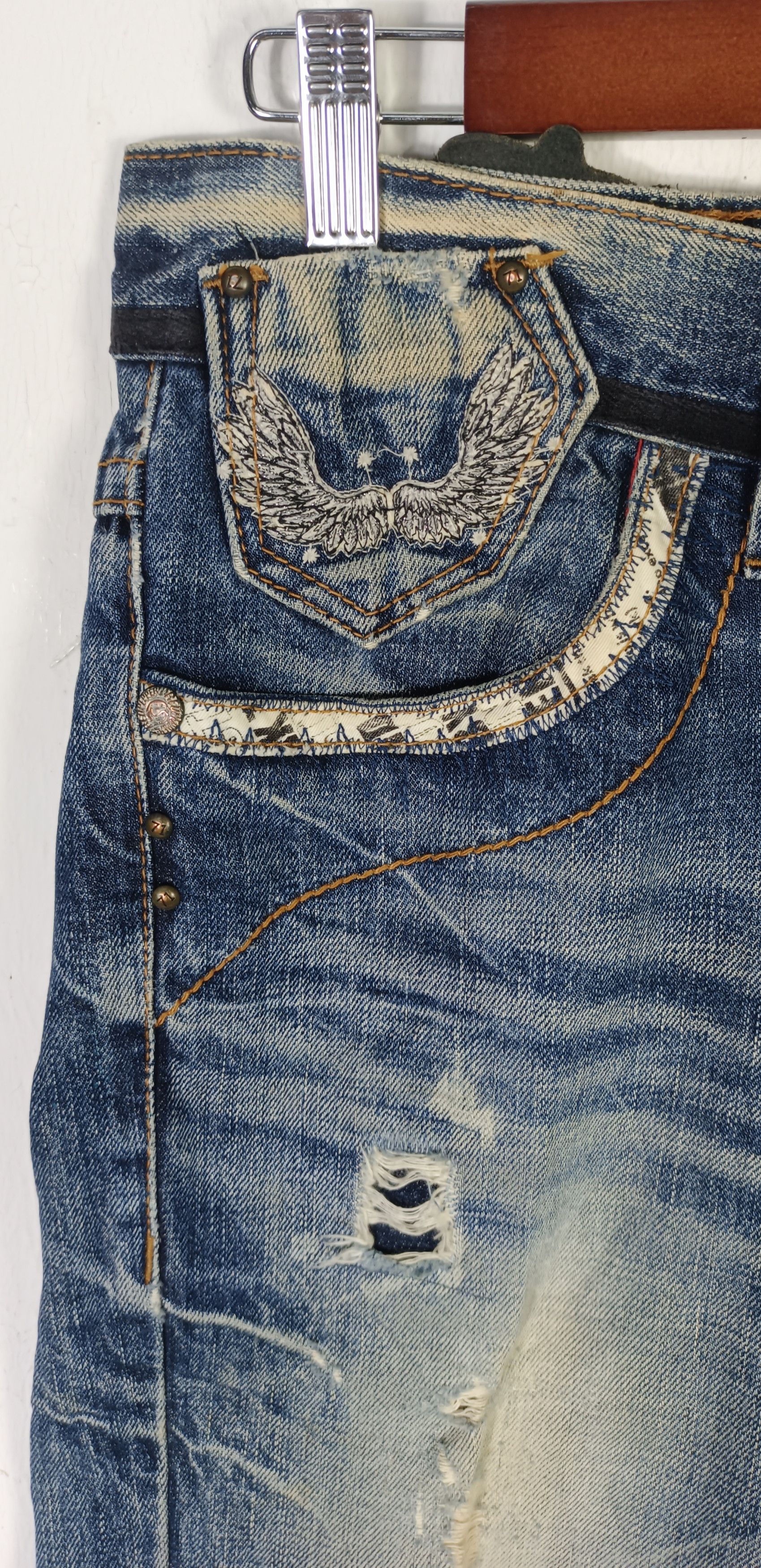 Japanese Brand 🔥Vintage Red Pepper embroidered VINTAGE 71 Distressed jeans Size US 31 - 13 Thumbnail