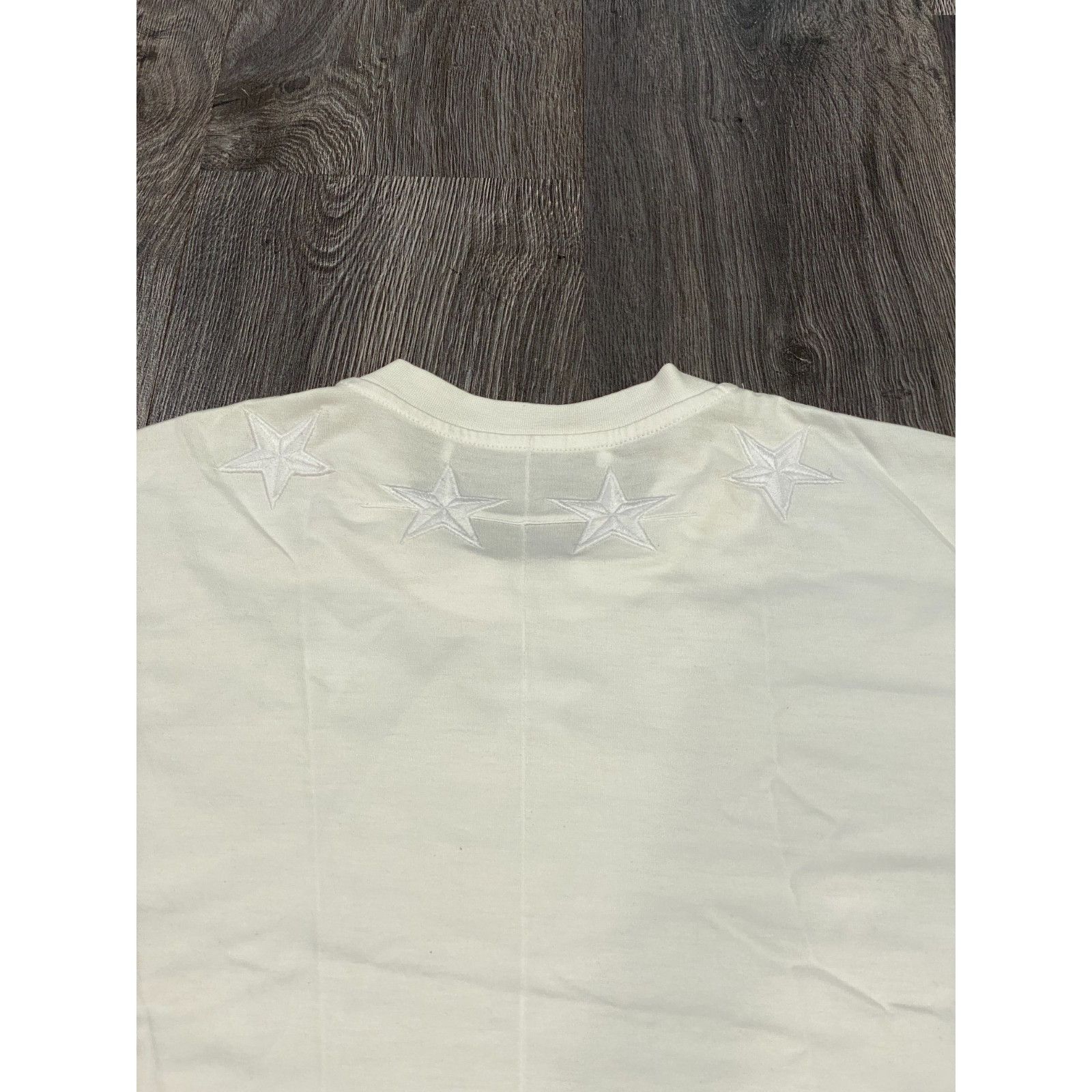 Givenchy Givenchy Men T Shirt Small White Embroidered Star Neck Colu Size US S / EU 44-46 / 1 - 5 Thumbnail