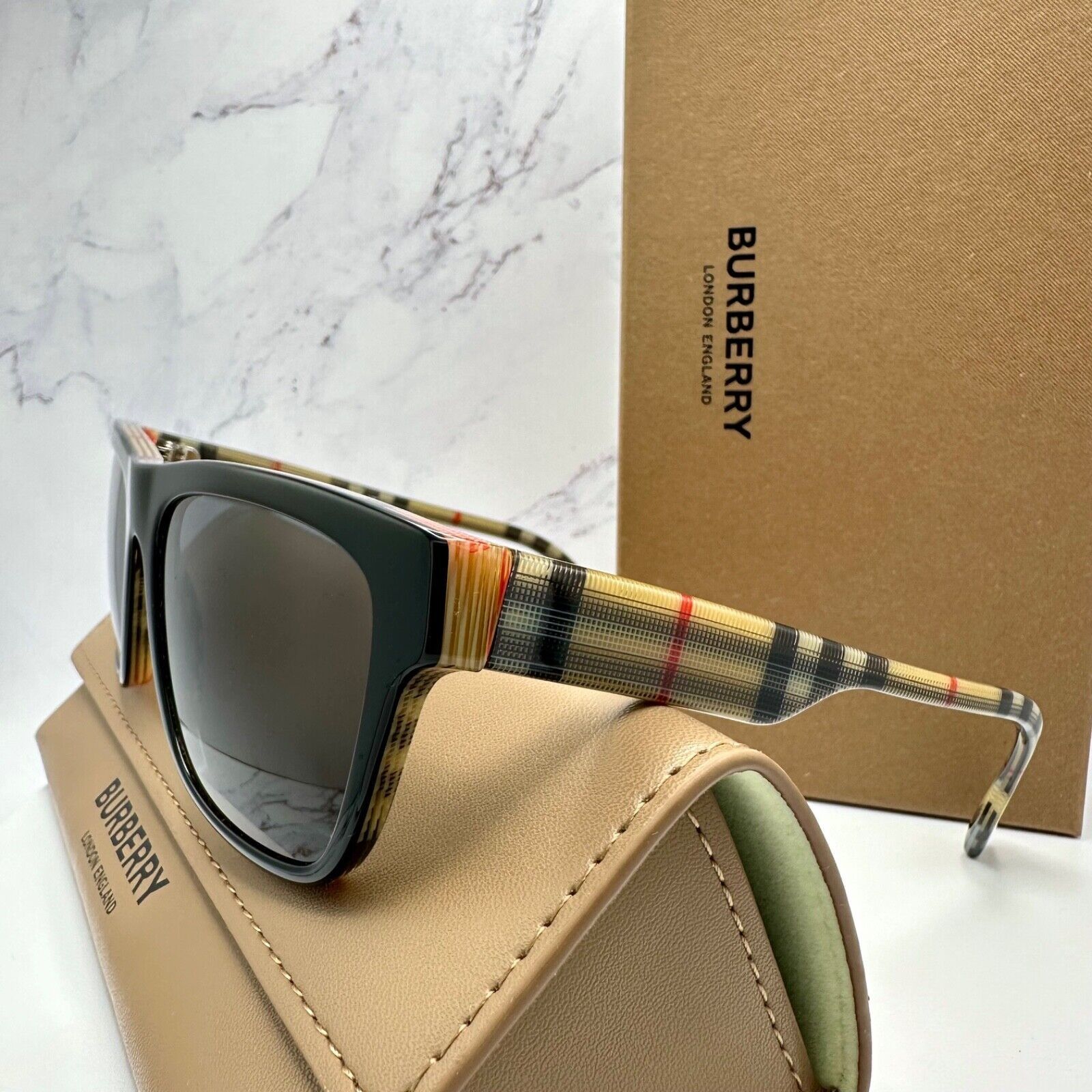 Burberry Burberry Sunglasses Black Square Classic Check Arms Brown Size ONE SIZE - 15 Thumbnail