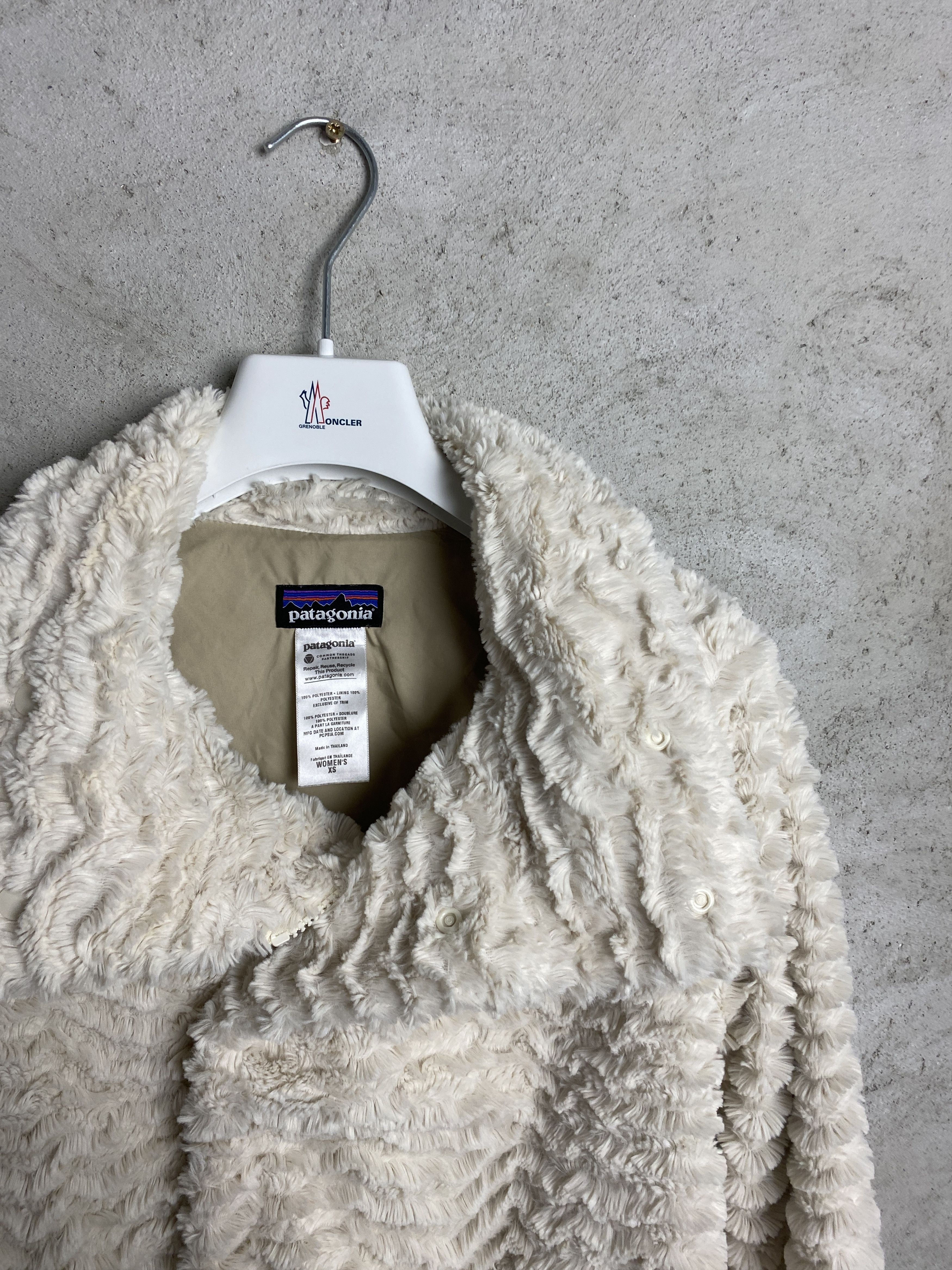 Patagonia Patagonia Faux Fur jacket fuzzy snap outdoor Size XS / US 0-2 / IT 36-38 - 4 Thumbnail