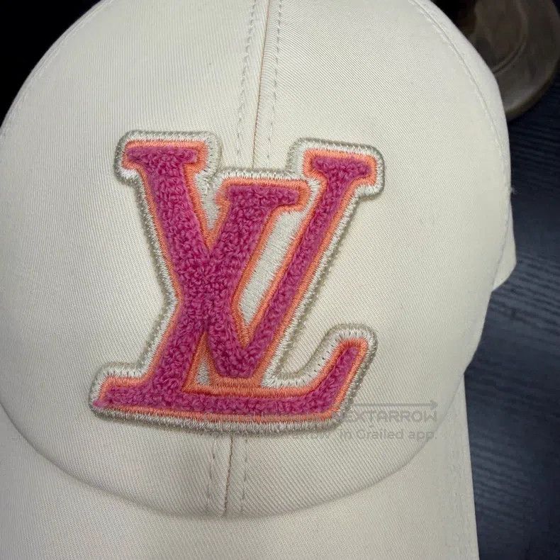 Louis Vuitton Louis Vuitton Creamy white baseball cap with full print in Size ONE SIZE - 4 Thumbnail