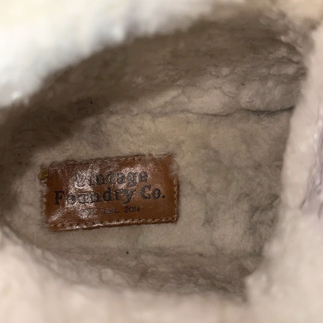 Skin Vintage Foundry Co. Men's Leather Brown Sheepskin Lined Boots Size 11 User: Vintage Foundry Co. Men's Leather Brown Sheepskin Lined Boots Size 11 Size US 11 / EU 44 - 7 Thumbnail