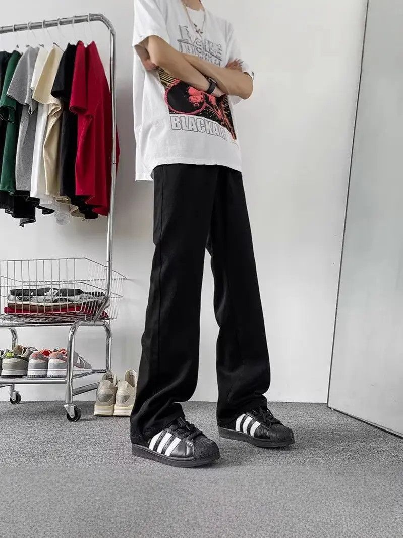 Retro graffiti printed high street jeans