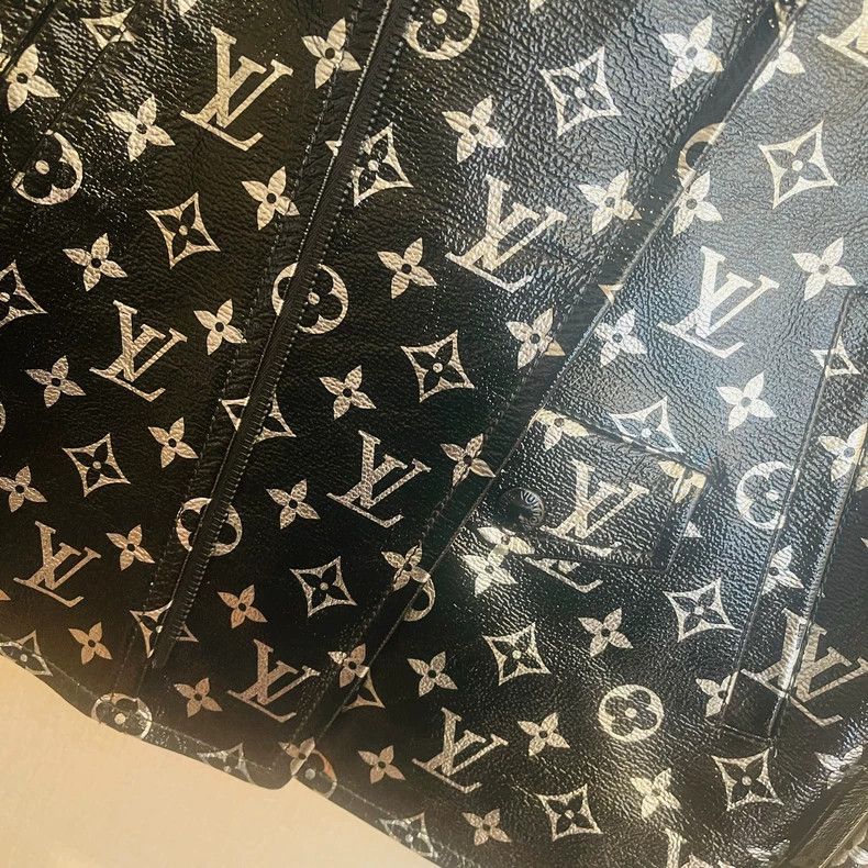 Louis Vuitton Louis Vuitton size 36 jacket 2503-Nextarrow Size US M / EU 48-50 / 2 - 5 Thumbnail