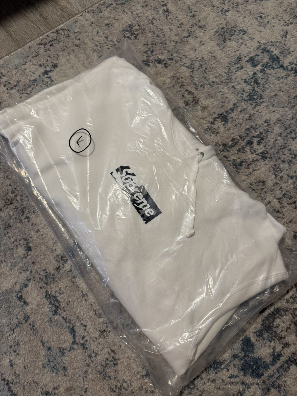Supreme Supreme Miami Box Logo Hoodie Size US L / EU 52-54 / 3 - 1 Thumbnail