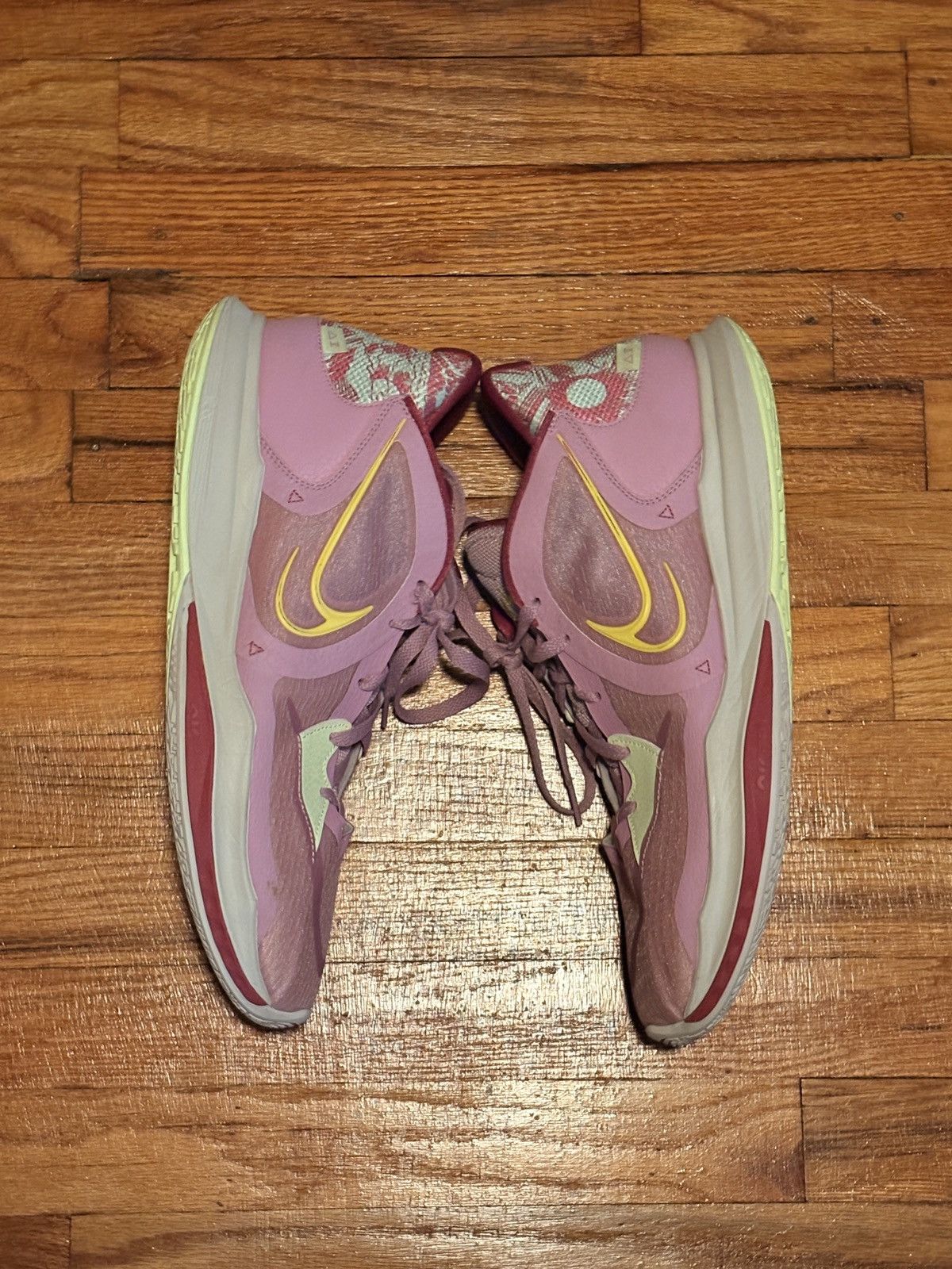 Nike Kyrie 5 low orchid Size US 15 / EU 48 - 2 Thumbnail