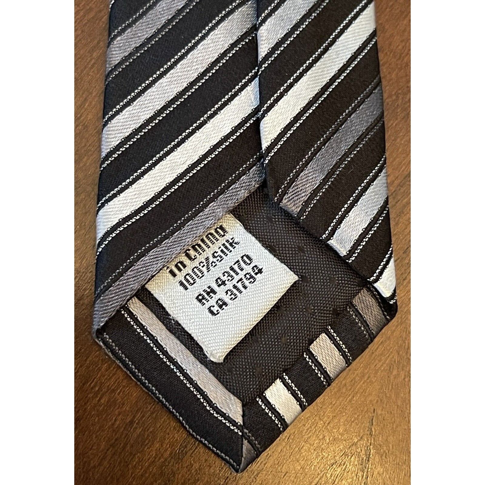 Geoffrey Beene Geoffrey Beene Gray Black Hand Made 100% Silk Made In China Size ONE SIZE - 7 Thumbnail