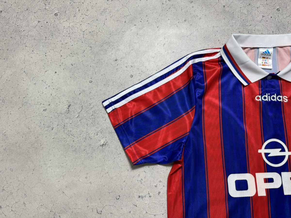 Adidas Adidas FC Bayern Munich 1995/1997 Vintage Soccer Jersey Size US L / EU 52-54 / 3 - 3 Thumbnail
