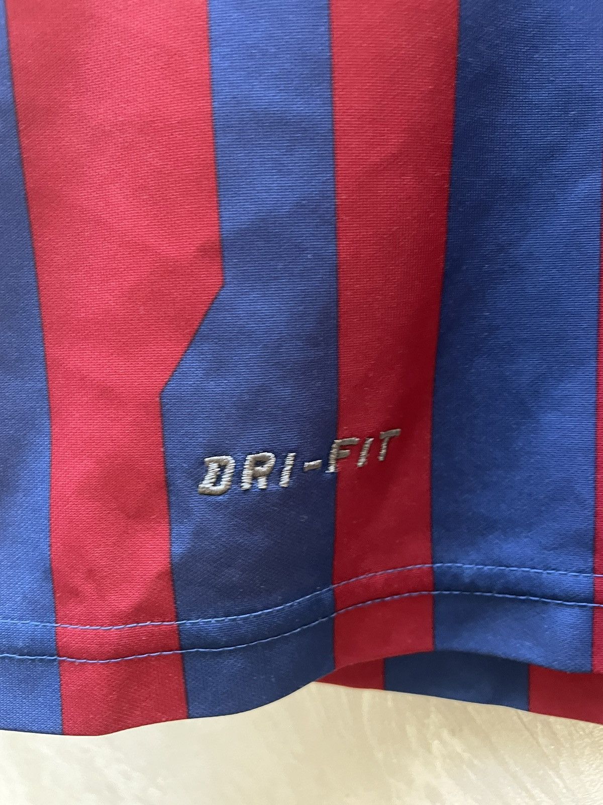 Nike × Vintage BARCELONA 2011 2012 HOME FOOTBALL SHIRT SOCCER JERSEY NIKE Size US M / EU 48-50 / 2 - 6 Thumbnail