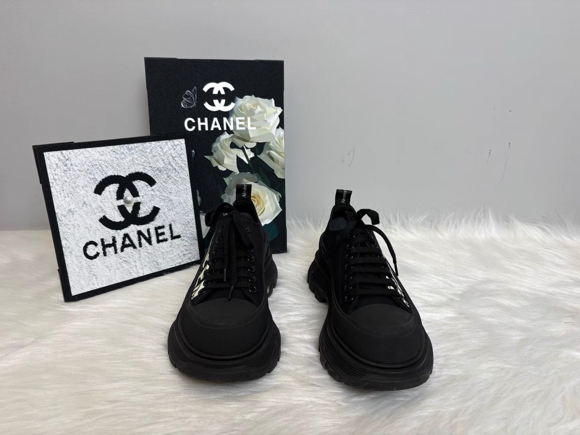Alexander McQueen Alexander McQueen Tread Slick Leather Low Shoes K36 Size US 8 / IT 38 - 2 Thumbnail