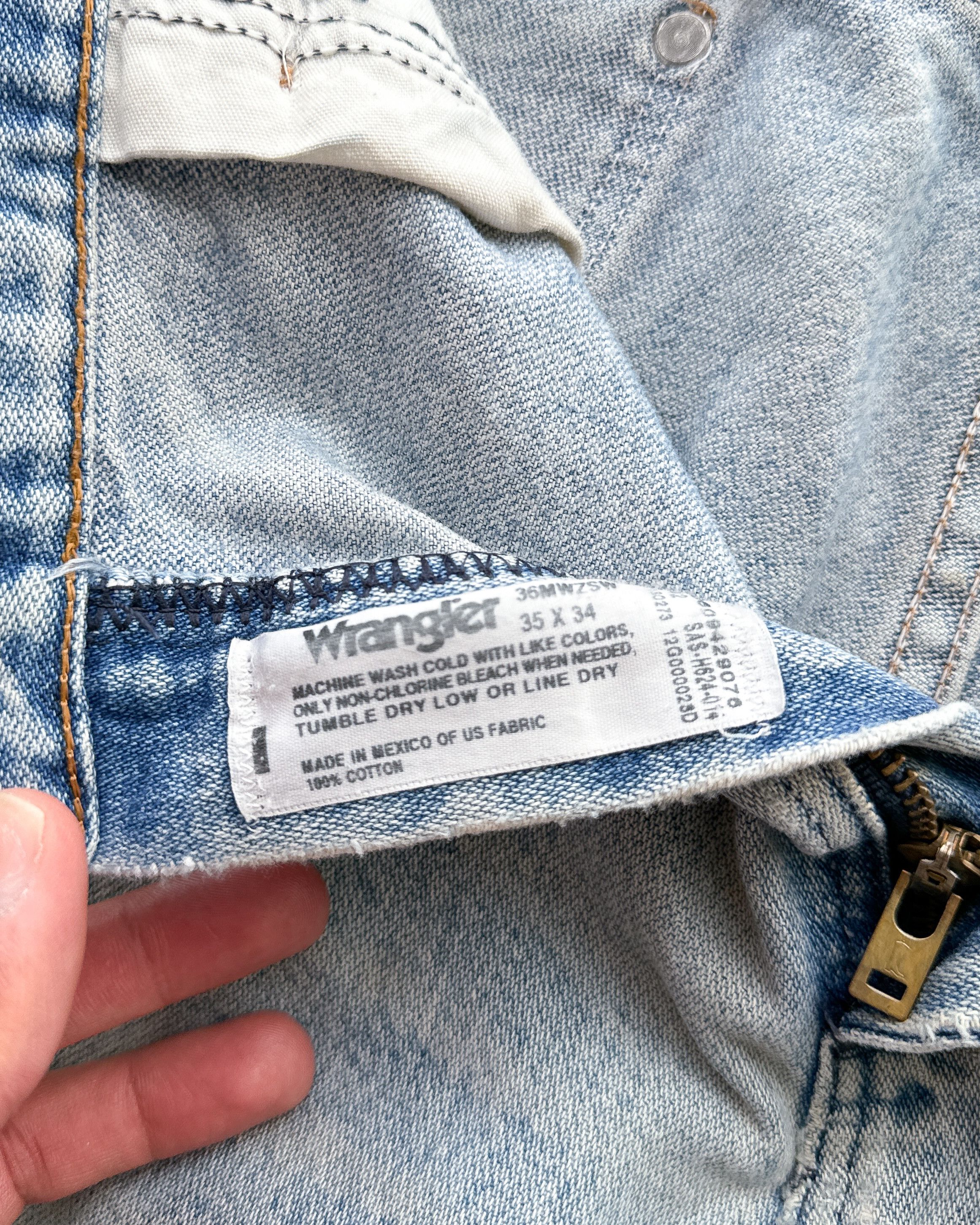 Wrangler Vintage Wrangler 36 MWZ Jeans Men's 34 Light Wash Distressed Size US 34 / EU 50 - 6 Thumbnail