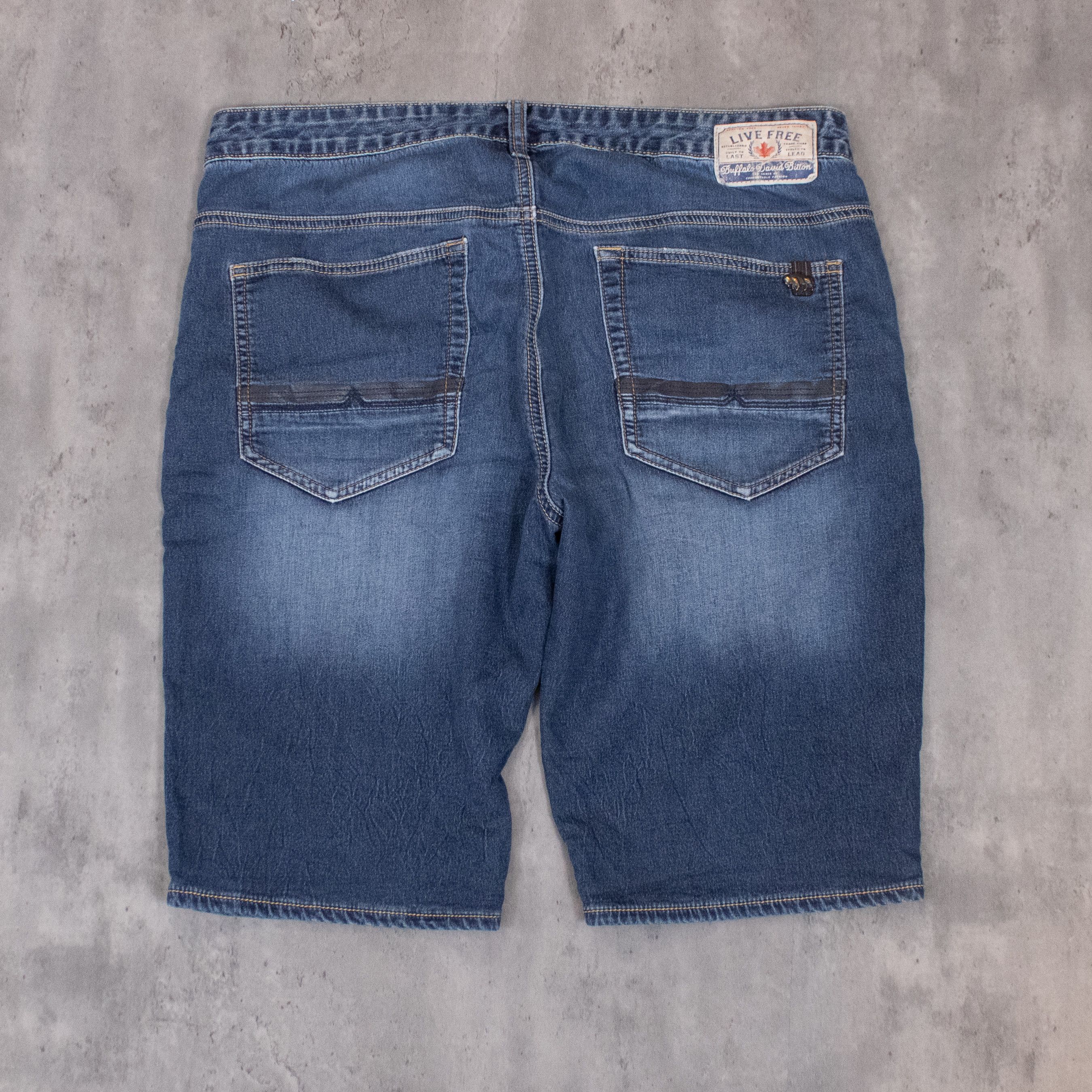 Vintage Y2K 2000's Live Free Midwash Baggy Jort Jean Shorts Size US 36 / EU 52 - 13 Thumbnail