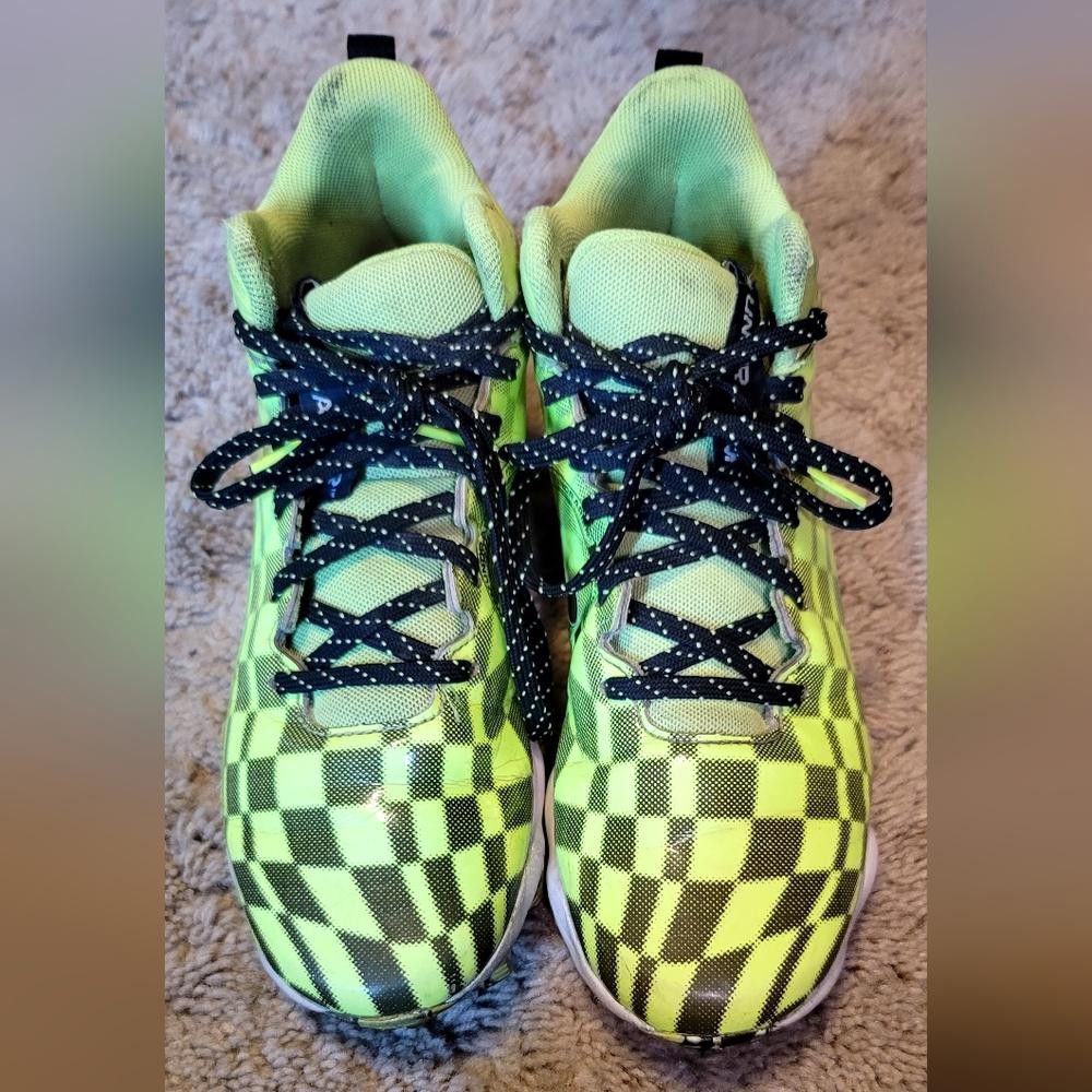 Under Armour UnderArmour Football Cleats Size US 5 / EU 37 - 1 Thumbnail