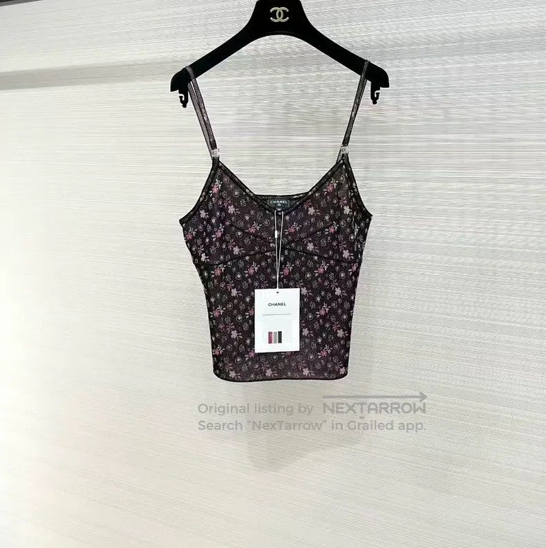 Chanel Chanel 24B small flower suspender vest Size XS / US 0-2 / IT 36-38 - 1 Thumbnail