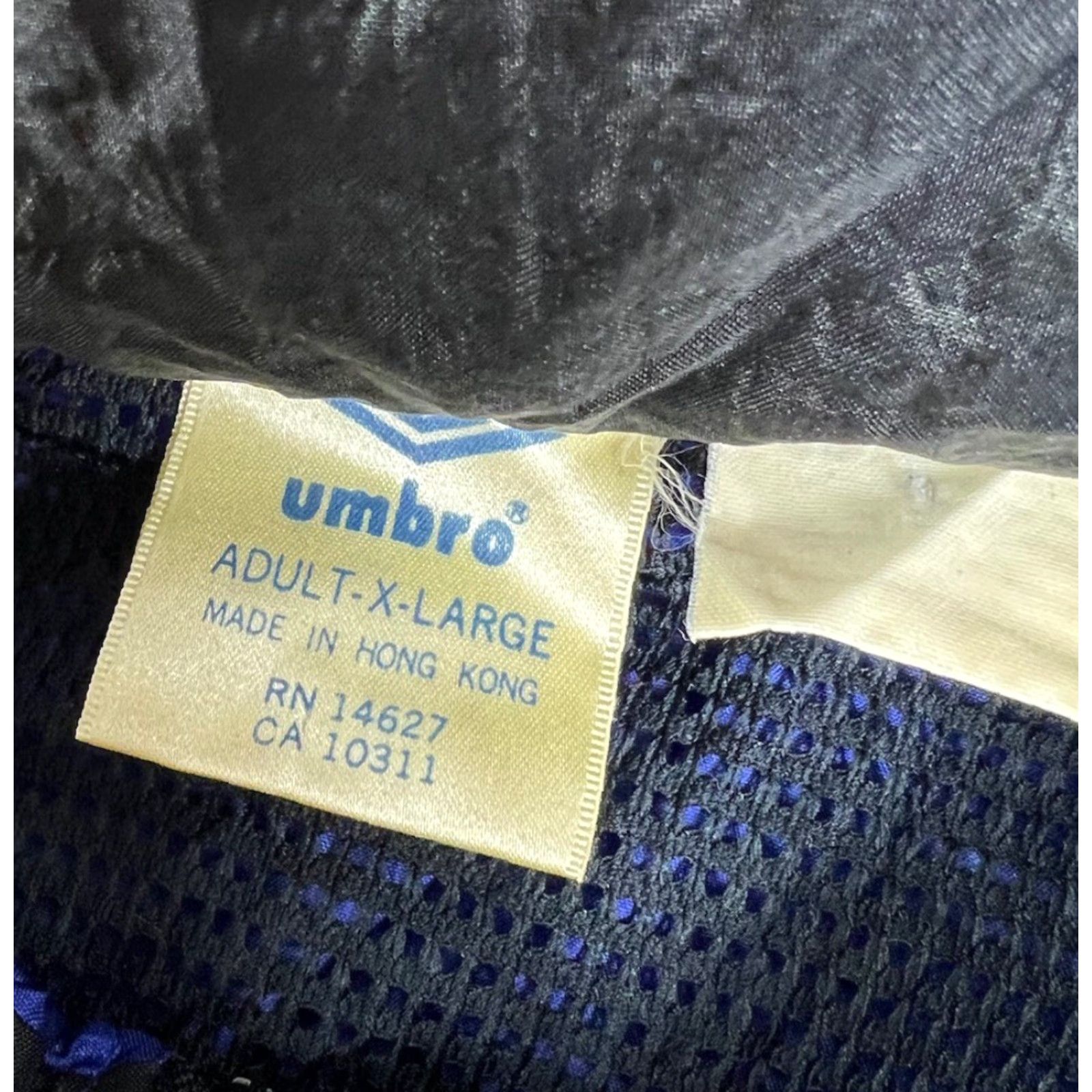 Umbro VINTAGE Umbro Windbreaker Jacket Soccer 90s Black Blue XL Mens Size US XL / EU 56 / 4 - 3 Thumbnail