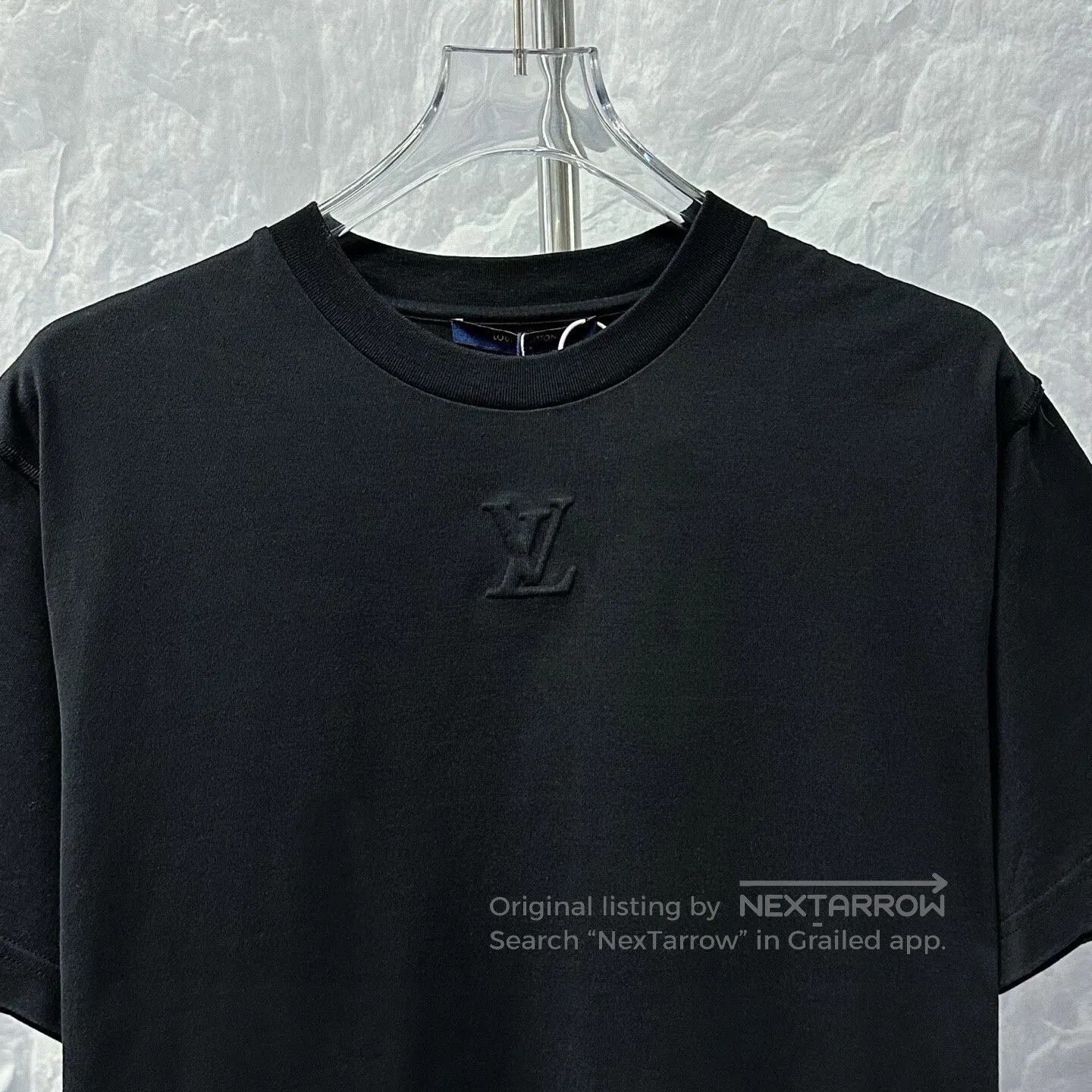 Louis Vuitton louis vuitton black embossed logo short sleeve t-shirt. Size US S / EU 44-46 / 1 - 2 Thumbnail