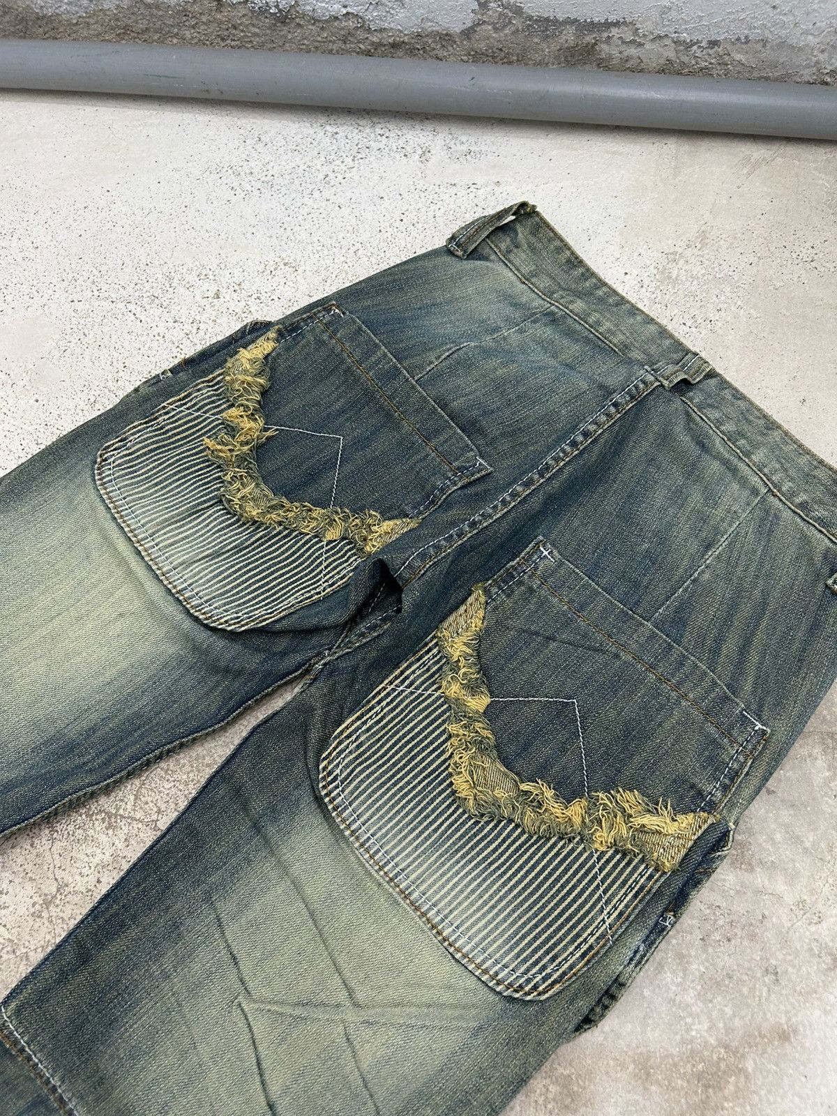 Hysteric Glamour Vintage Campus Crew Mud Washed Whisker Low Rise Size 27" / US 4 / IT 40 - 8 Thumbnail