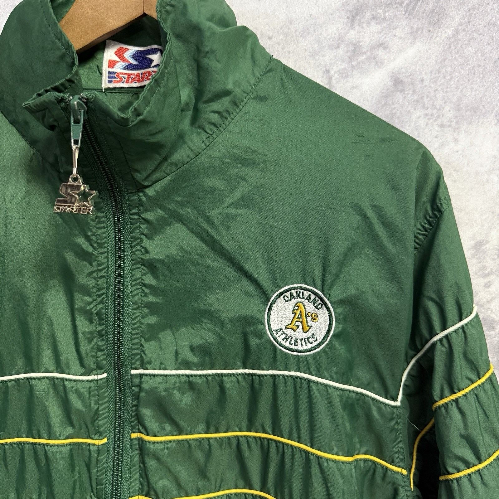 Starter Vintage Oakland Athletics Starter Jacket Lightweight Nylon Size US L / EU 52-54 / 3 - 1 Thumbnail