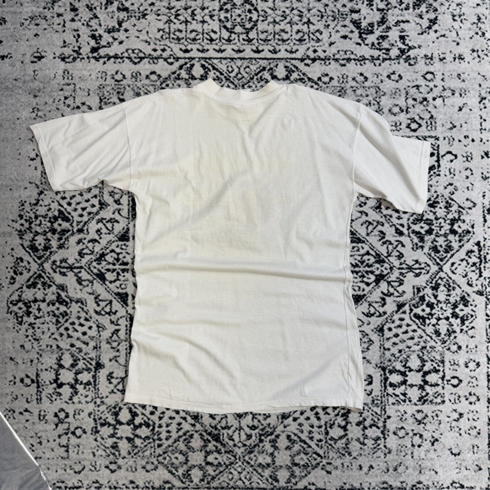 Vintage Vintage White Cotton T-Shirt Size XL Garfield 1978 Ski Sking Size US XL / EU 56 / 4 - 9 Thumbnail