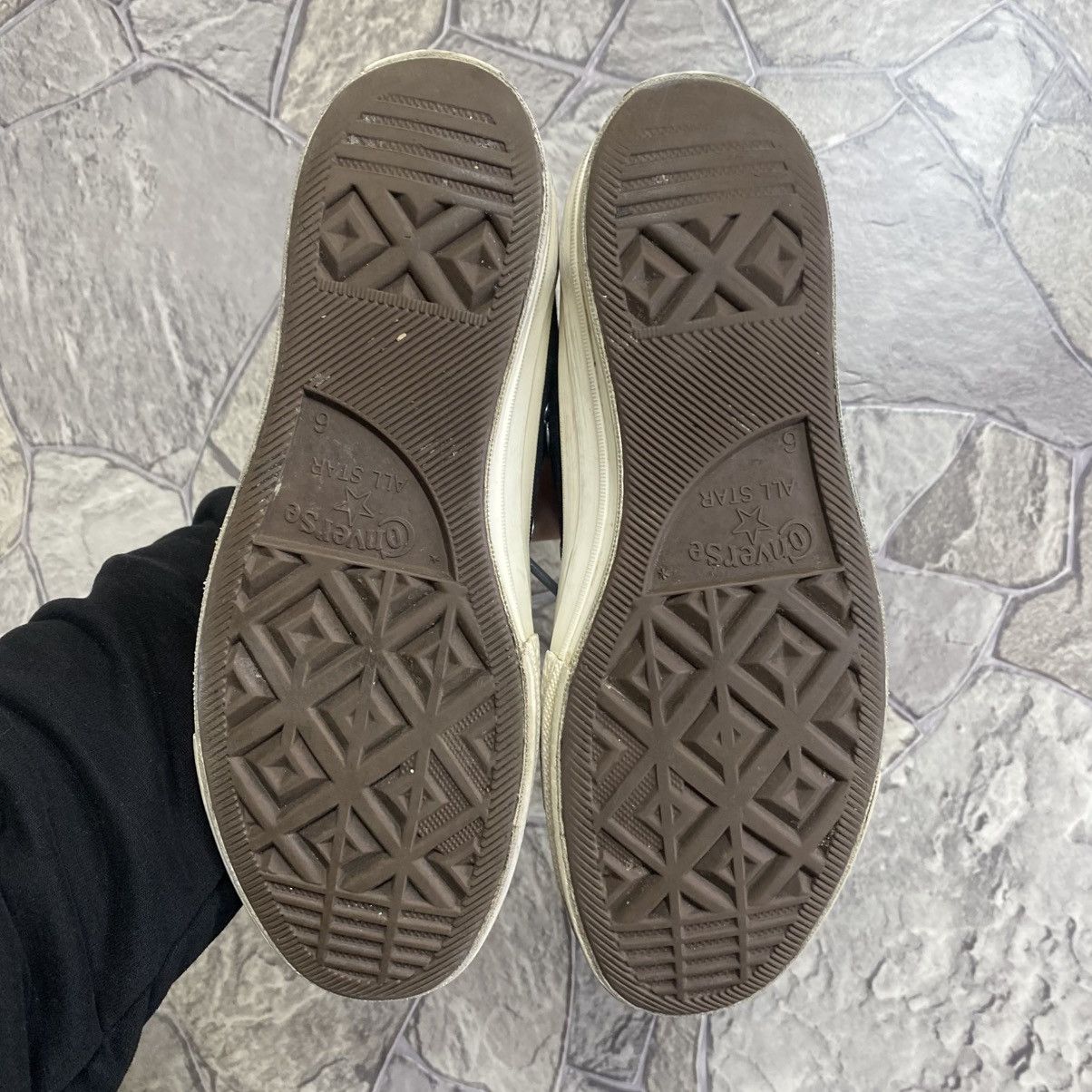 Comme des Garcons Comme des Garcons Play Converse Low Top Shoes Size US 6 / EU 39 - 9 Thumbnail