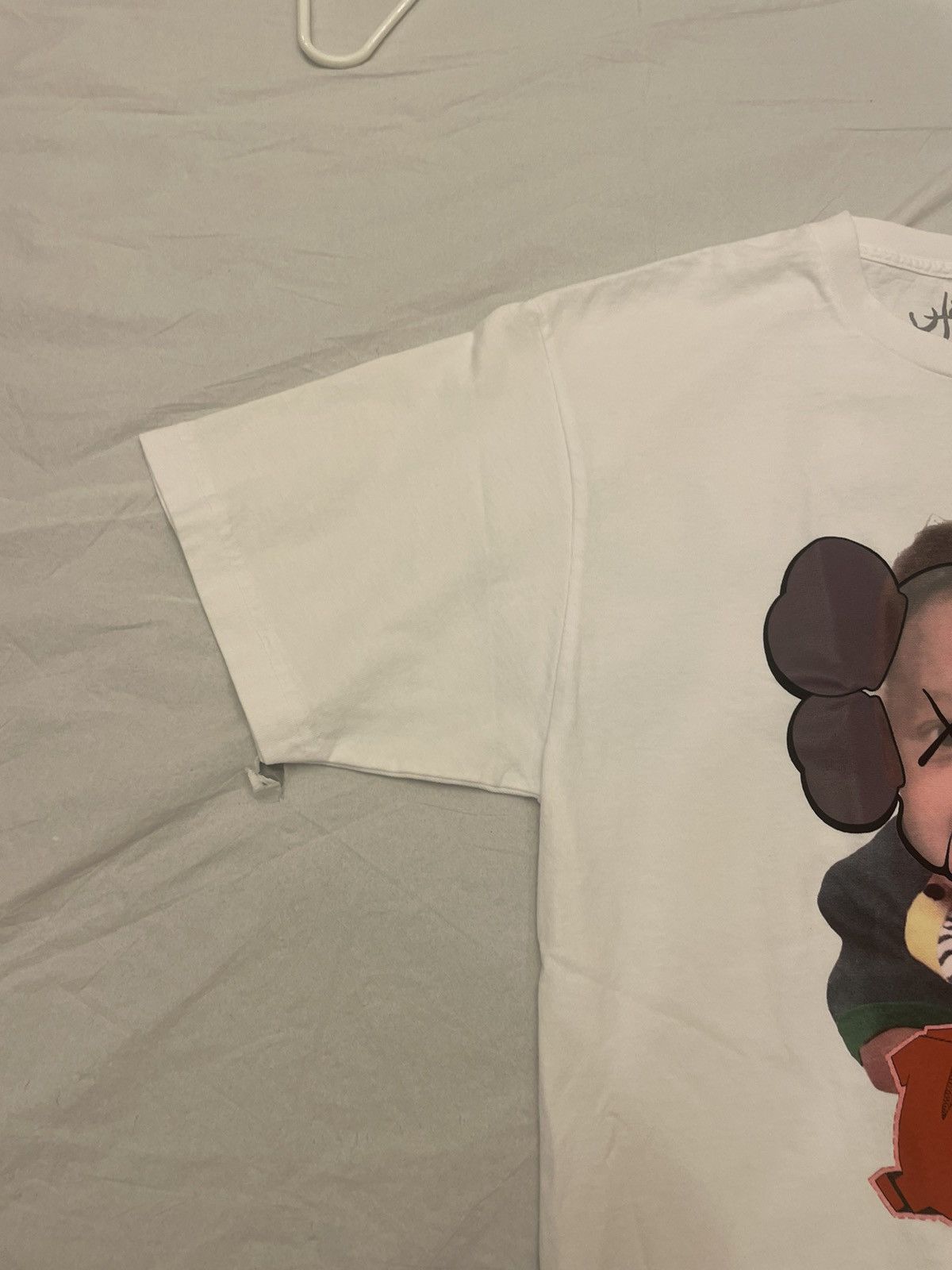 Kaws Utopia X Kaws tee Size US L / EU 52-54 / 3 - 7 Thumbnail