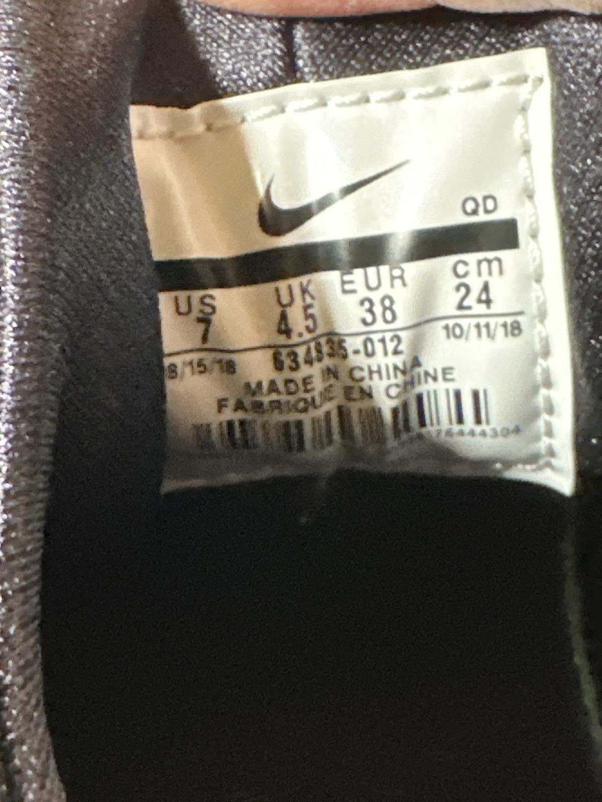 Nike Nike Air Huarache Triple Black (Women's) Size US 7 / IT 37 - 7 Thumbnail