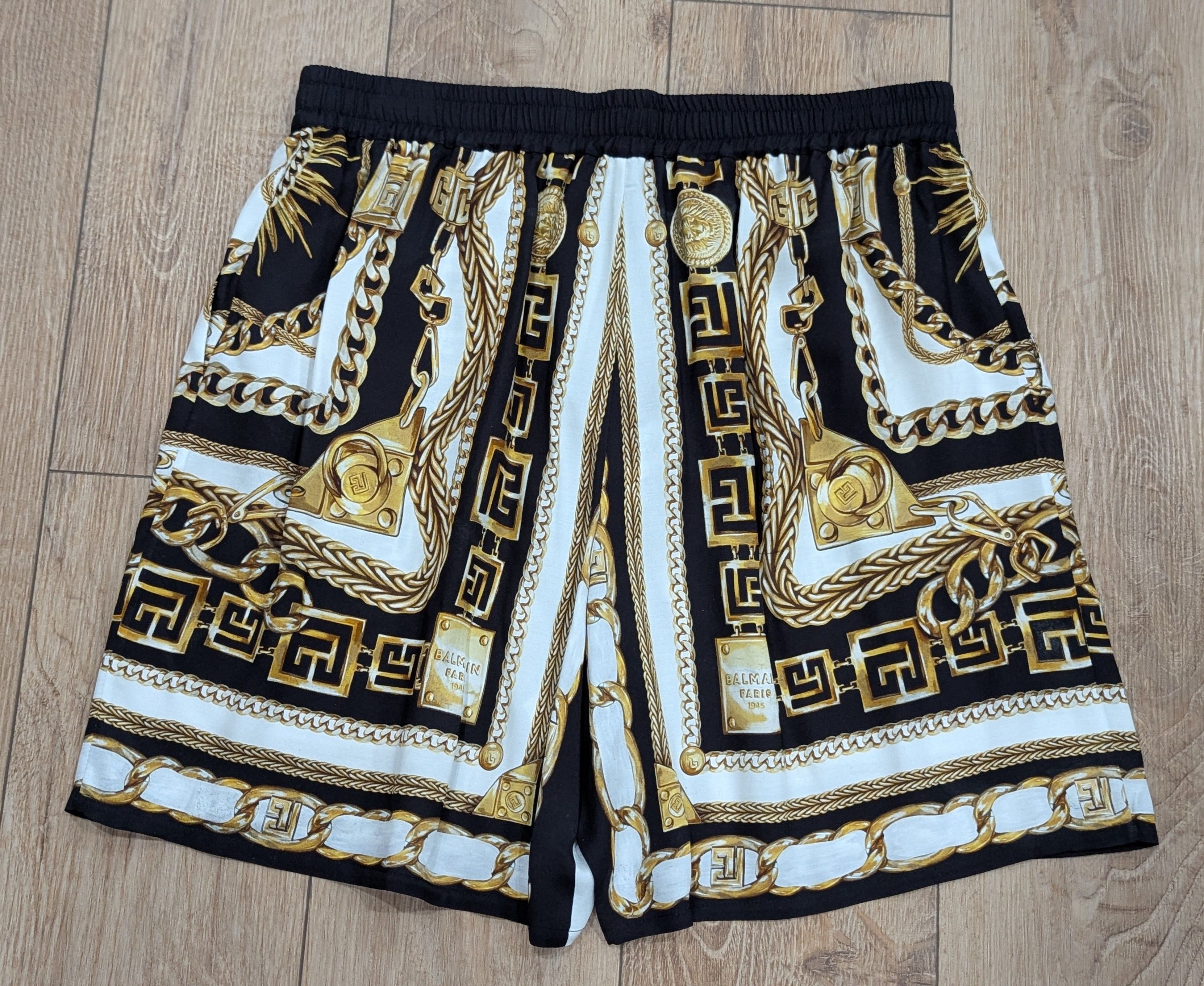 Balmain BALMAIN Foulard Print Viscose Shorts Black/Gold Medium Size US 32 / EU 48 - 3 Thumbnail