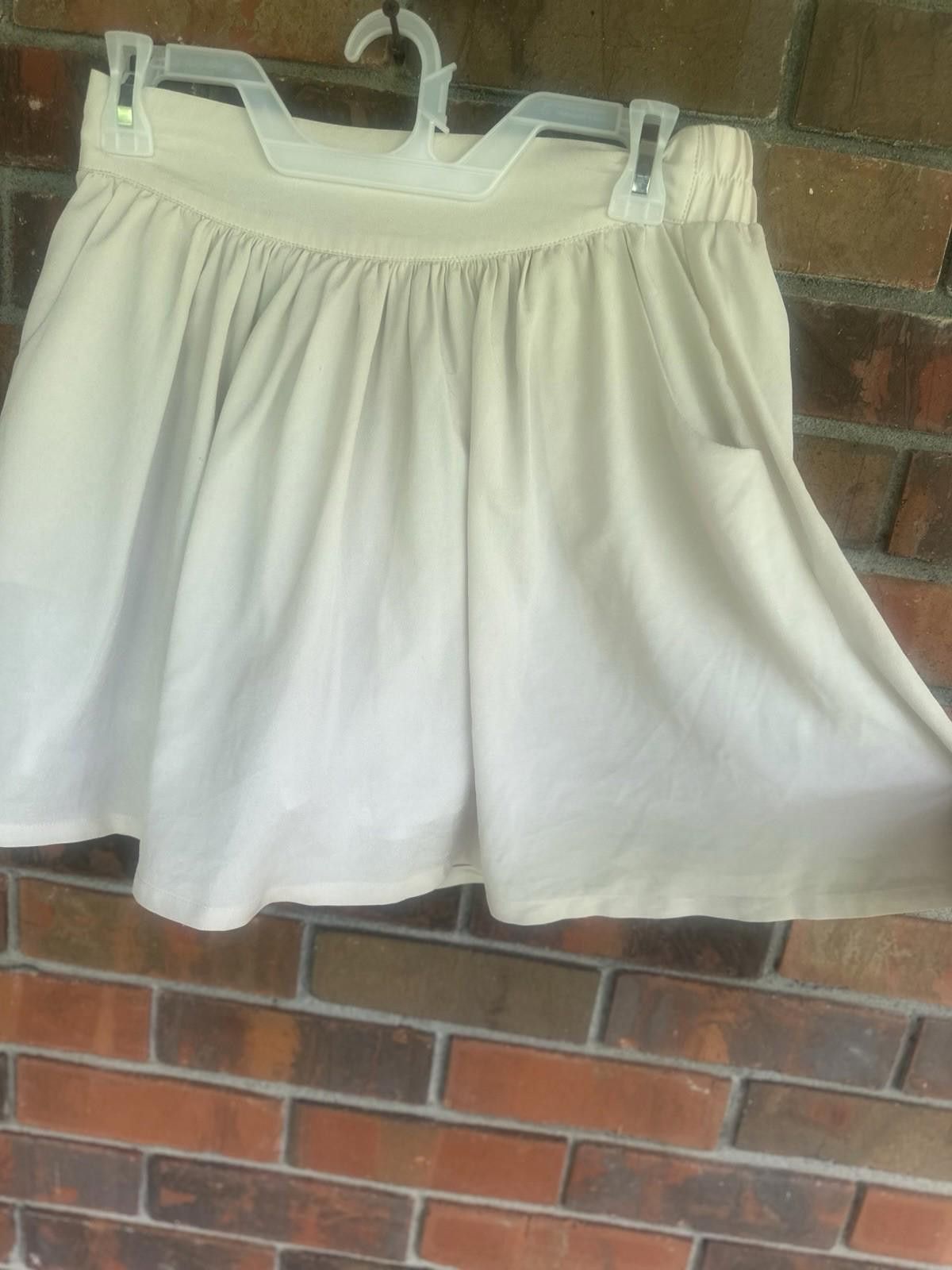 The Unbranded Brand cream mini skirt stretch Comfy Size 32" / US 10 / IT 46 - 2 Thumbnail