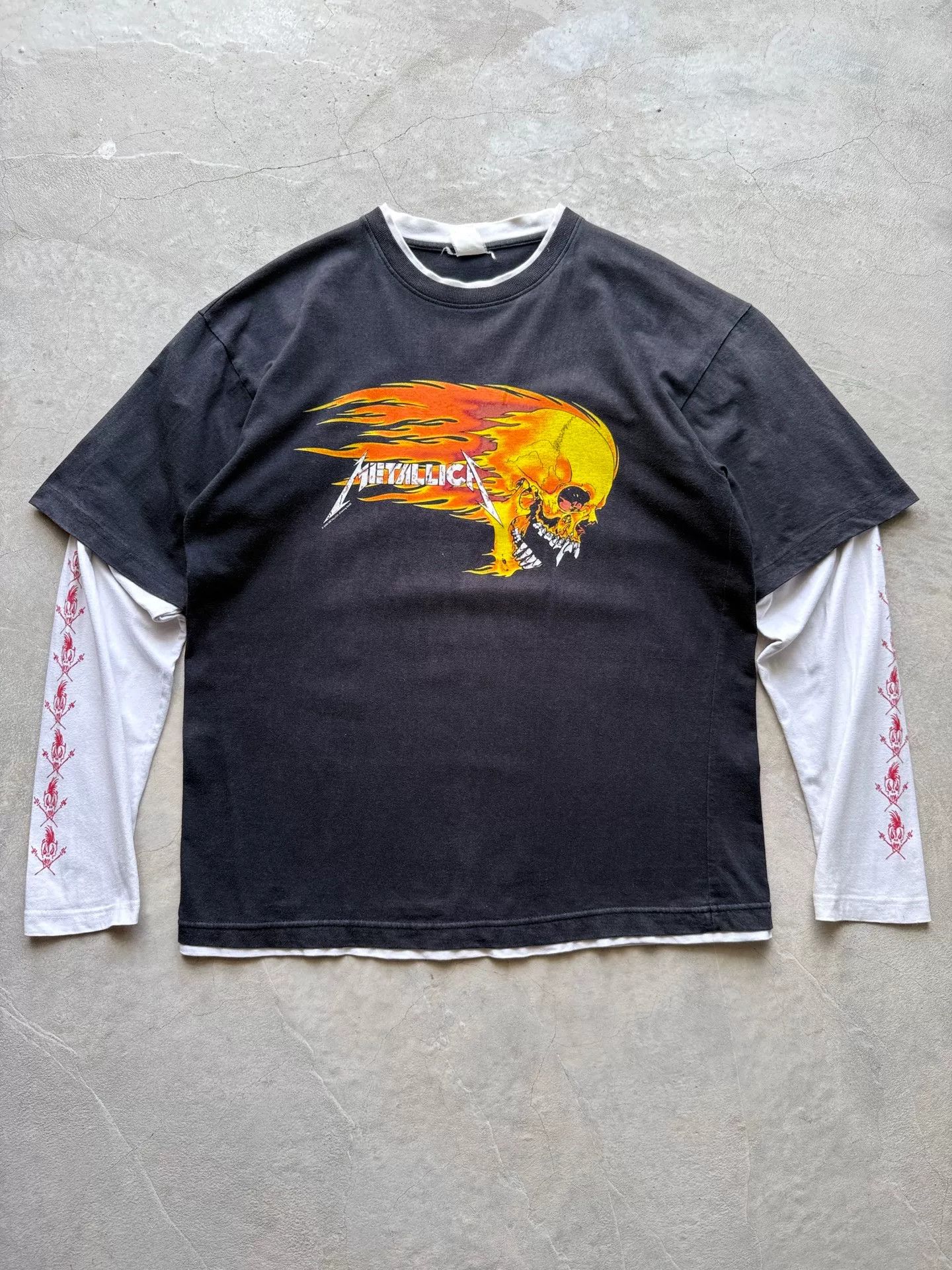 Vintage Vintage 00s Metallica Flame Skull Band Tee Size US L / EU 52-54 / 3 - 1 Thumbnail