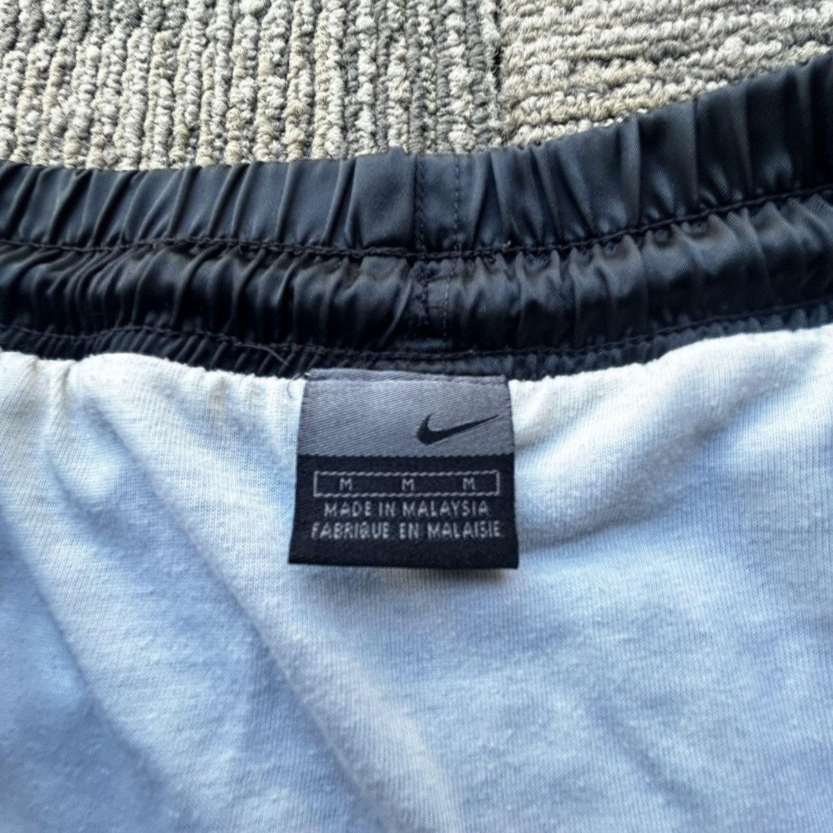 Nike Vintage Y2K Nike Black Nylon Embroidered Swoosh Shorts Size US 32 / EU 48 - 3 Thumbnail