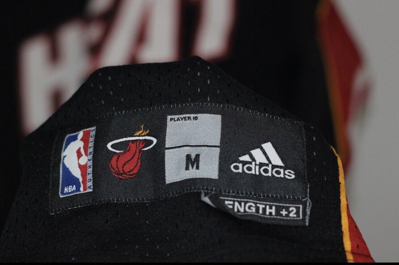 Adidas Adidas Miami Heat Dwayne Wade Jersey Size Medium Size ONE SIZE - 4 Thumbnail