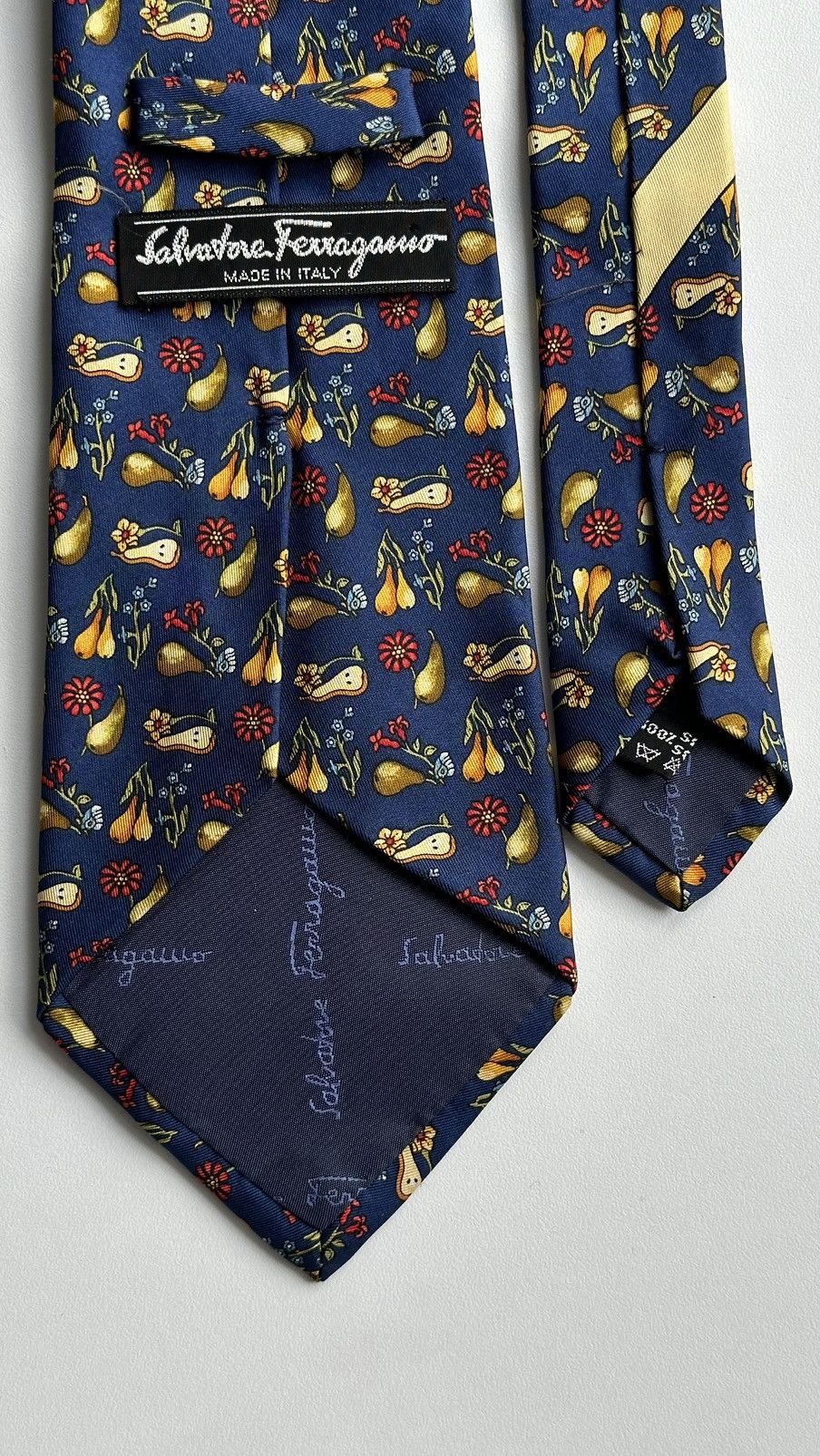 Salvatore Ferragamo Salvatore Ferragamo Men Classic Tie Made In Italy 100% Silk Size ONE SIZE - 3 Thumbnail