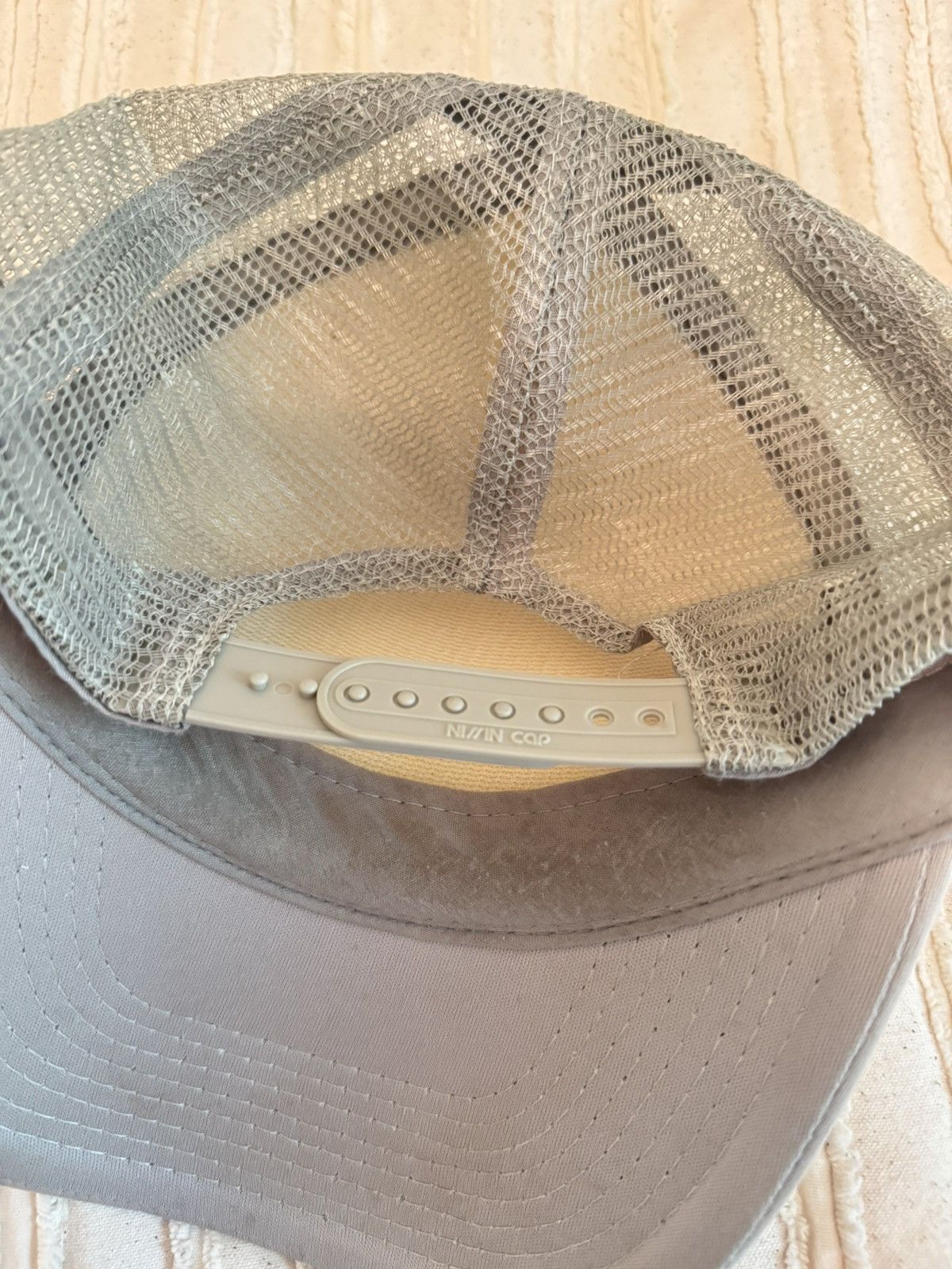 Antony Riddle Upside Down Riddle Hat Size ONE SIZE - 3 Thumbnail
