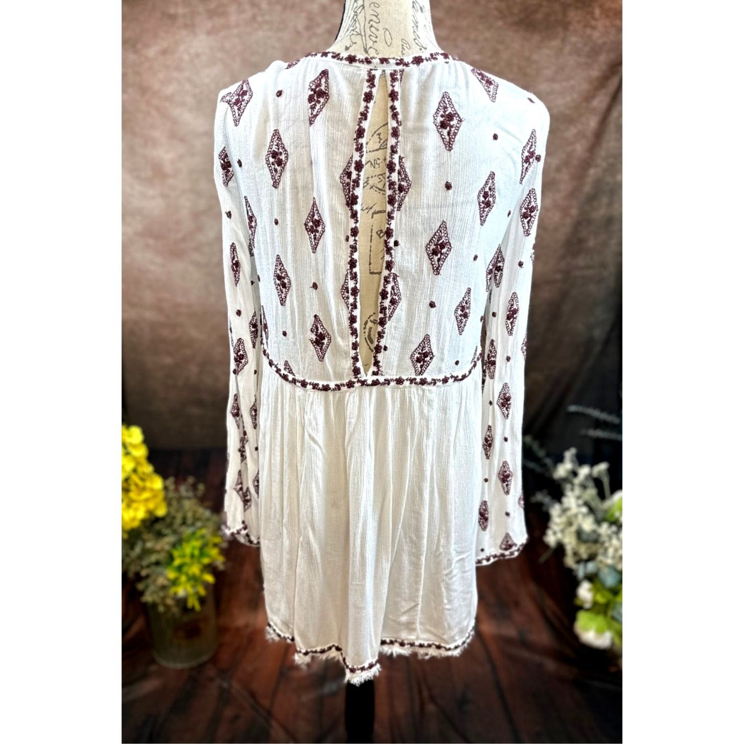 Free People Free People Diamond Embroidered Deep V Top Mini Dress size S Size S / US 4 / IT 40 - 14 Thumbnail