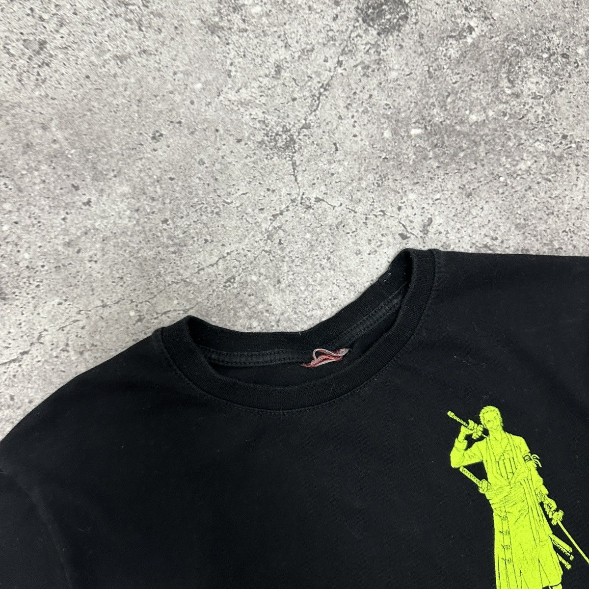 Anime Vintage Y2K Roronoa Zorro One Piece tee Anime Manga Luffy og Size US S / EU 44-46 / 1 - 9 Thumbnail