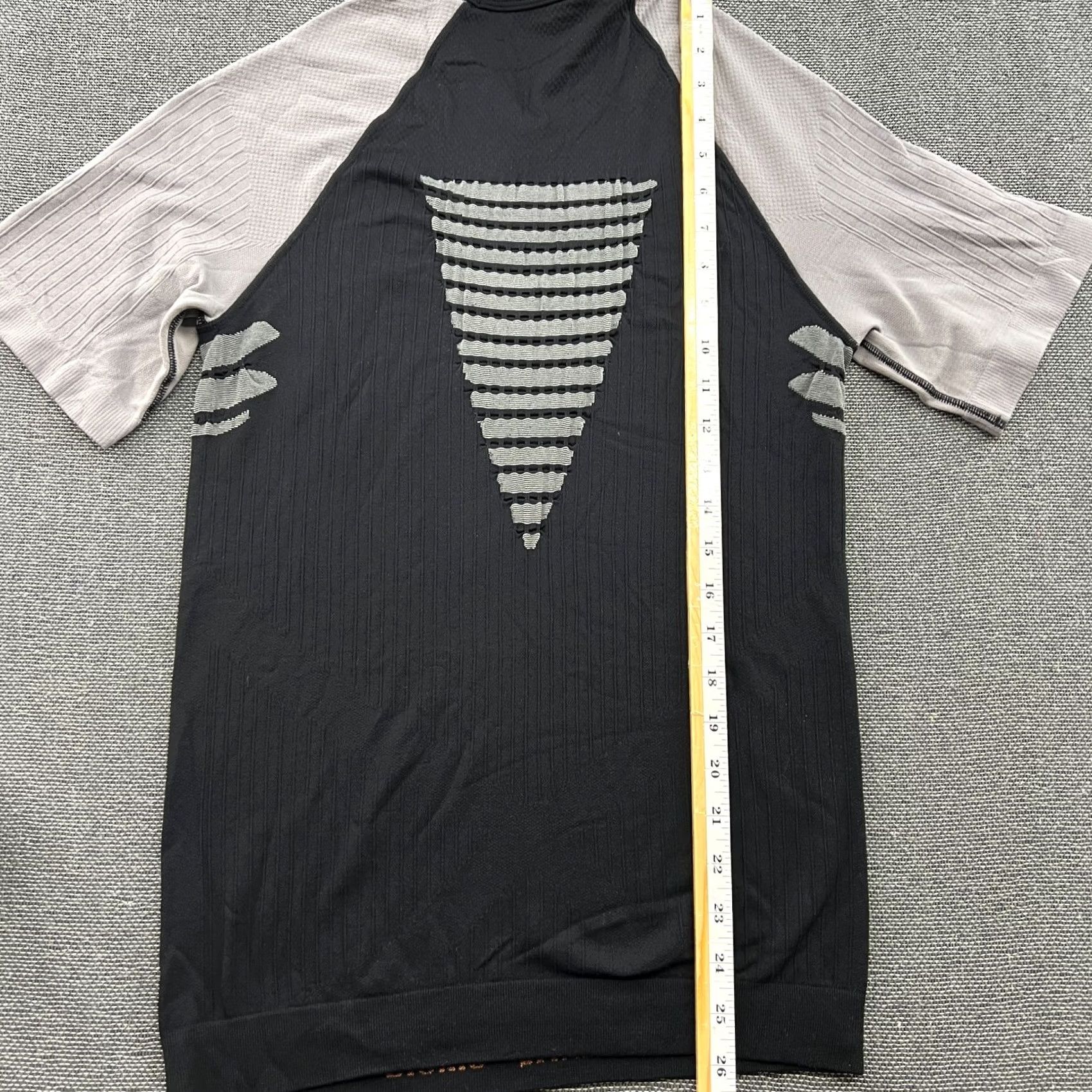 Vintage X-Bionic Vitaliser Mens Compression Shirt Short Sleeve Black S-M Running Shirt Mens Size US M / EU 48-50 / 2 - 7 Thumbnail