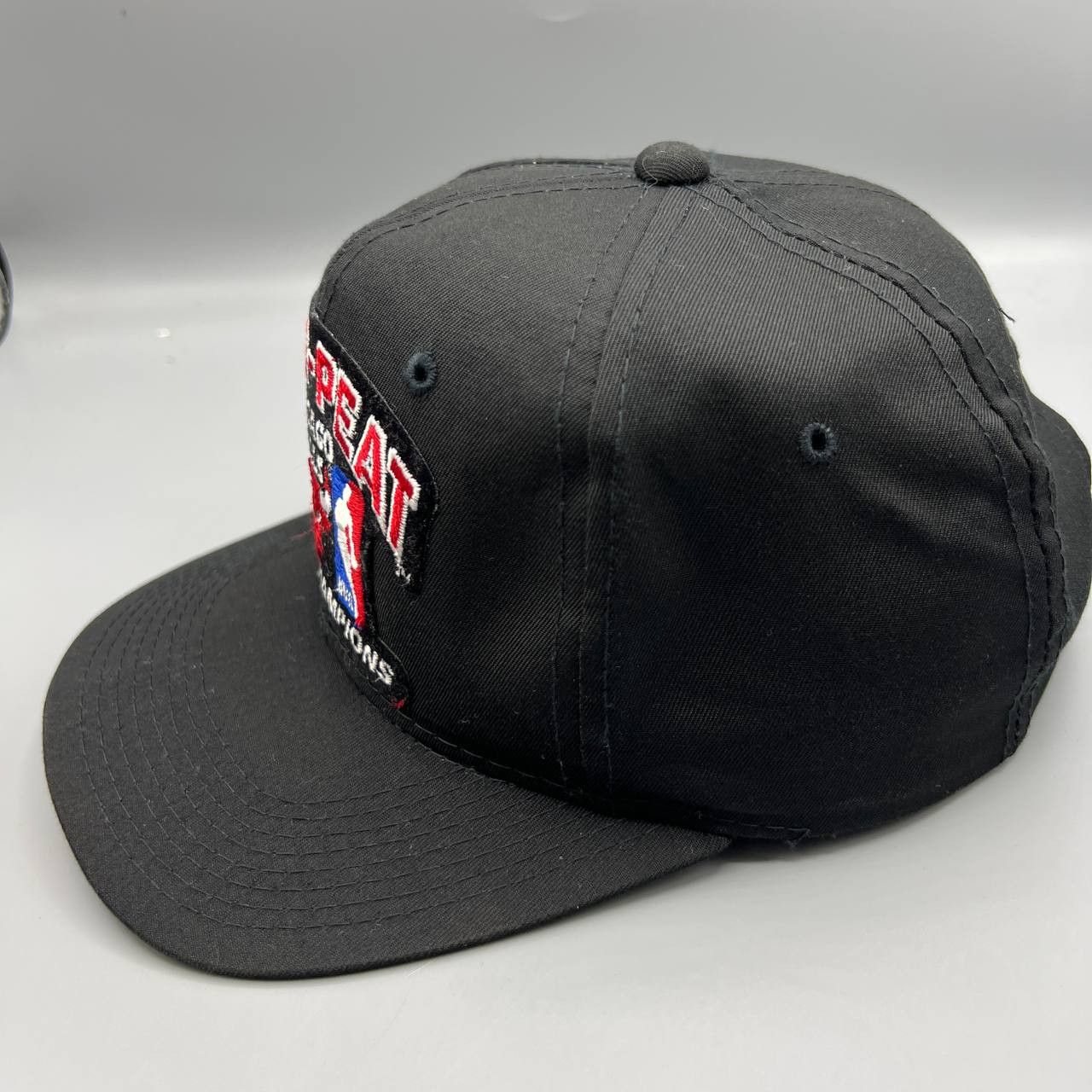 Other Vintage Chicago Bulls Hat Men Three-Peat Youngan Snap Back Size ONE SIZE - 3 Thumbnail
